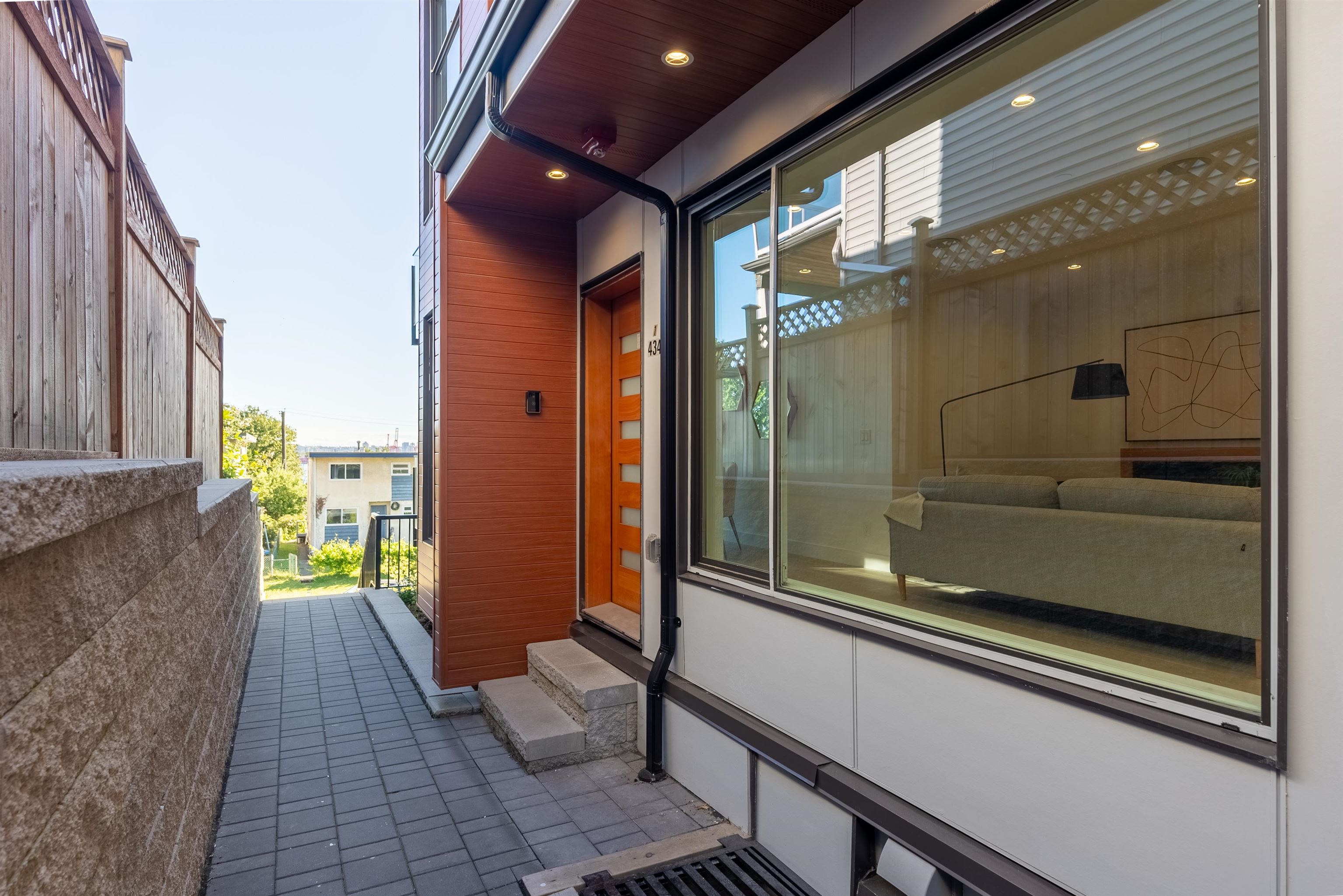 Listing image of 1 434 E 1ST STREET