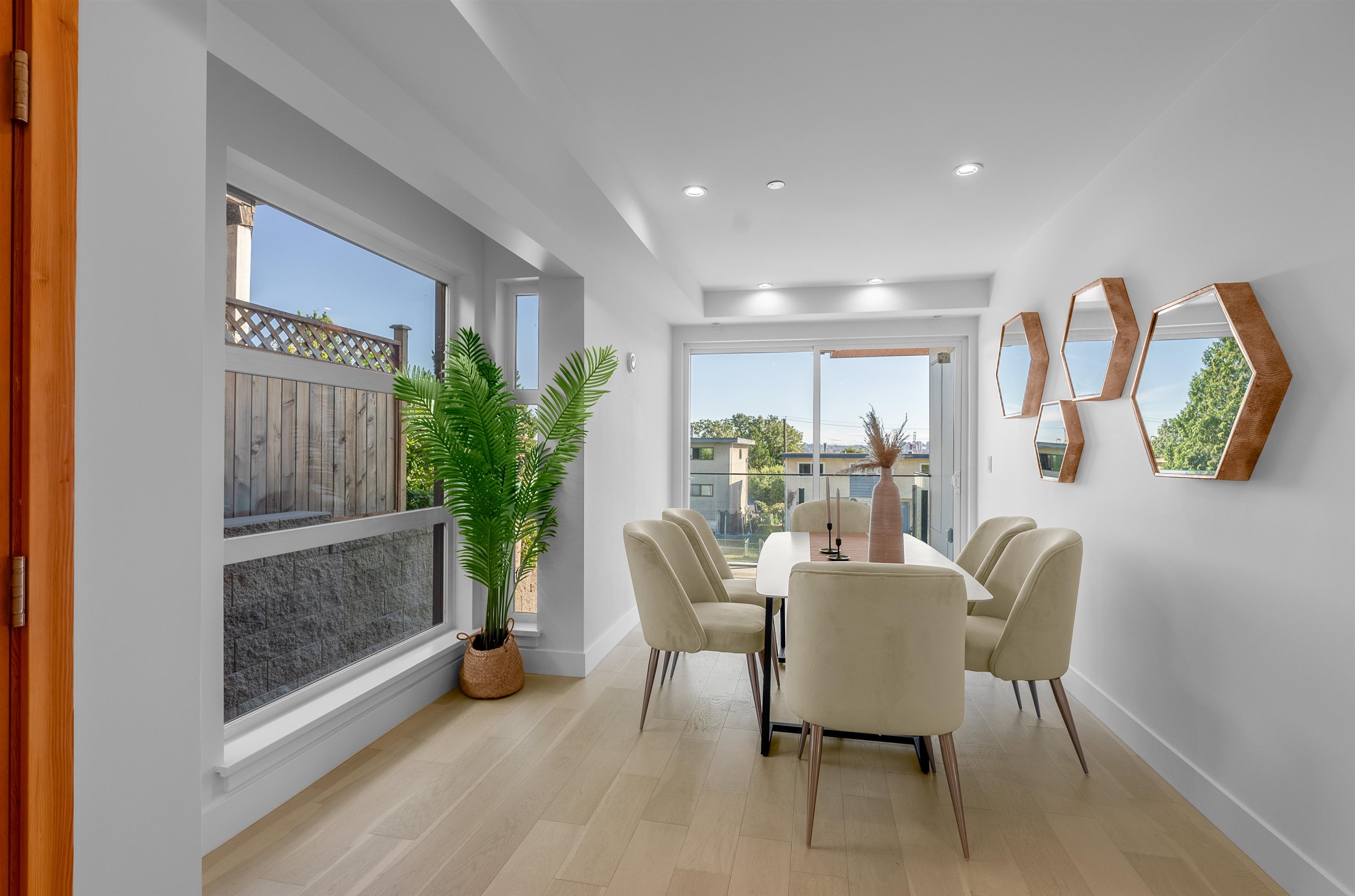 Listing image of 1 434 E 1ST STREET