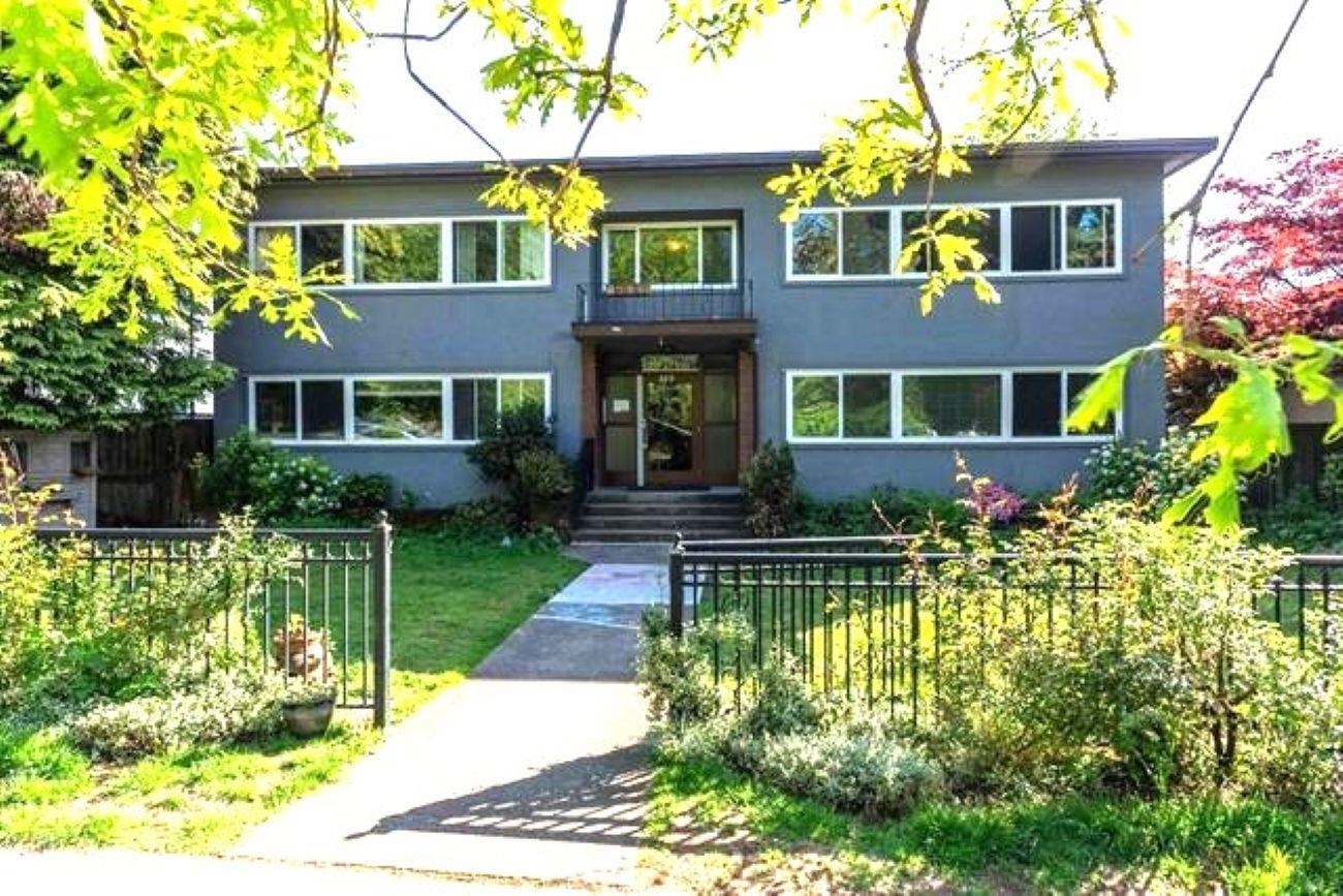 6 369 W 4TH STREET