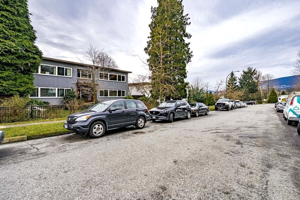 Listing image of 6 369 W 4TH STREET