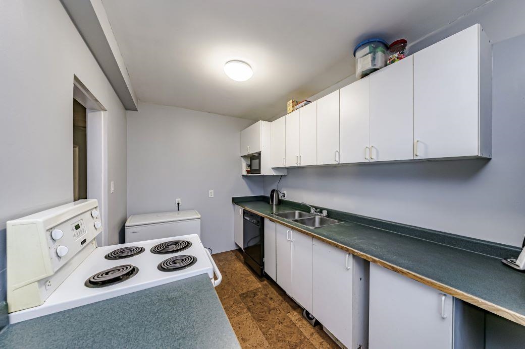 Listing image of 6 369 W 4TH STREET