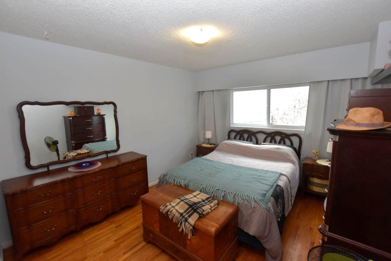 Listing image of 6 369 W 4TH STREET