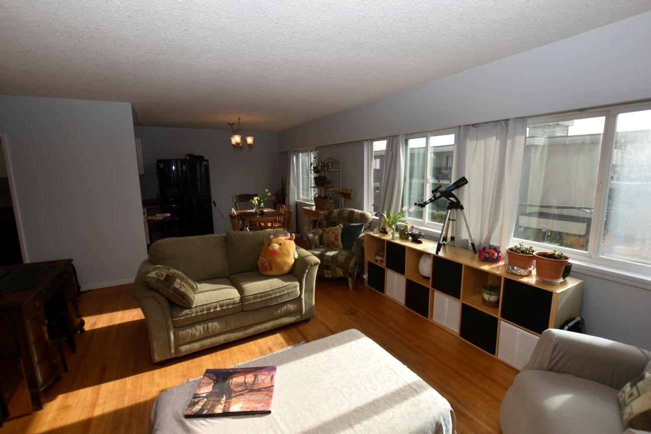 Listing image of 6 369 W 4TH STREET