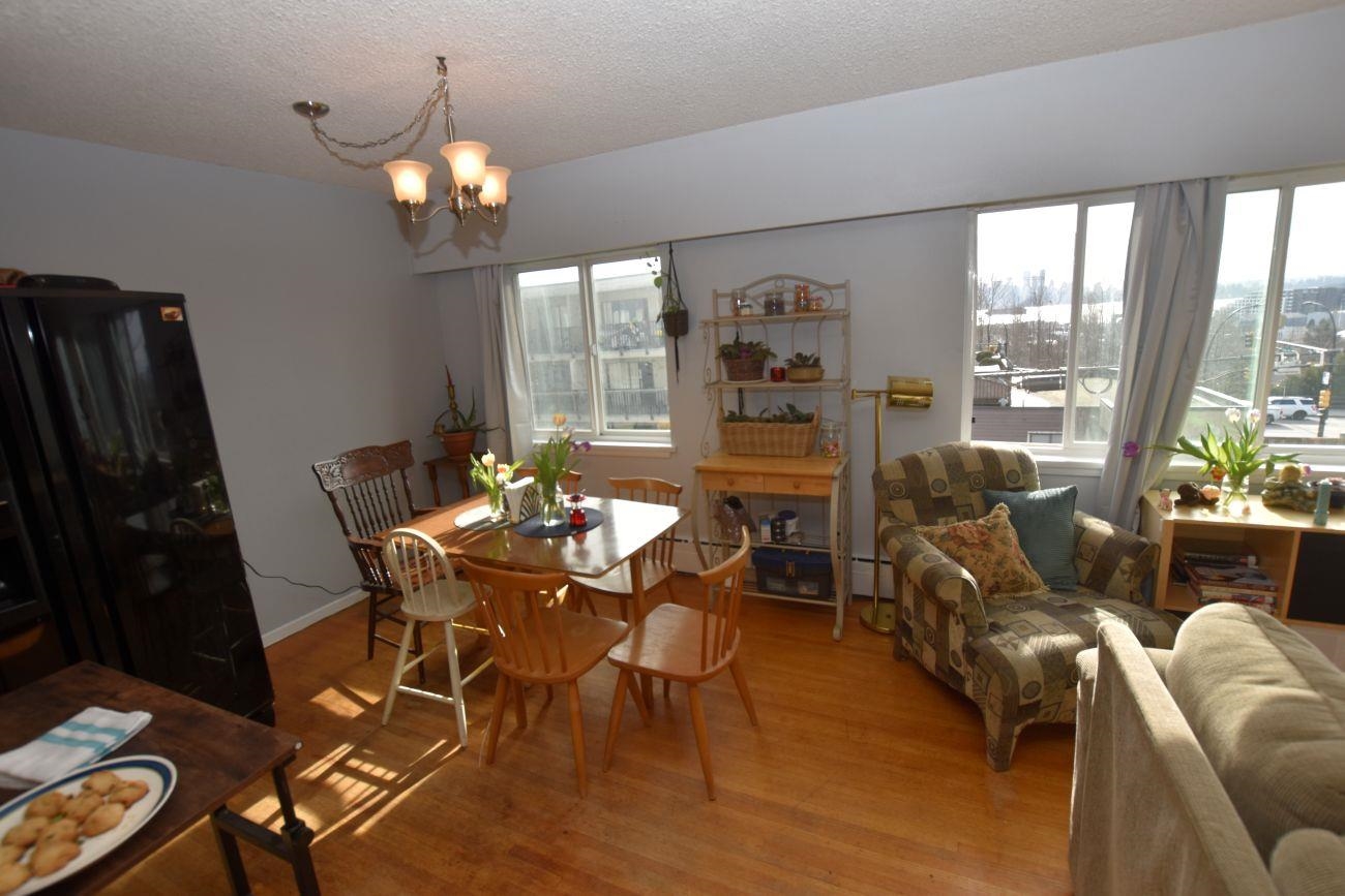 Listing image of 6 369 W 4TH STREET