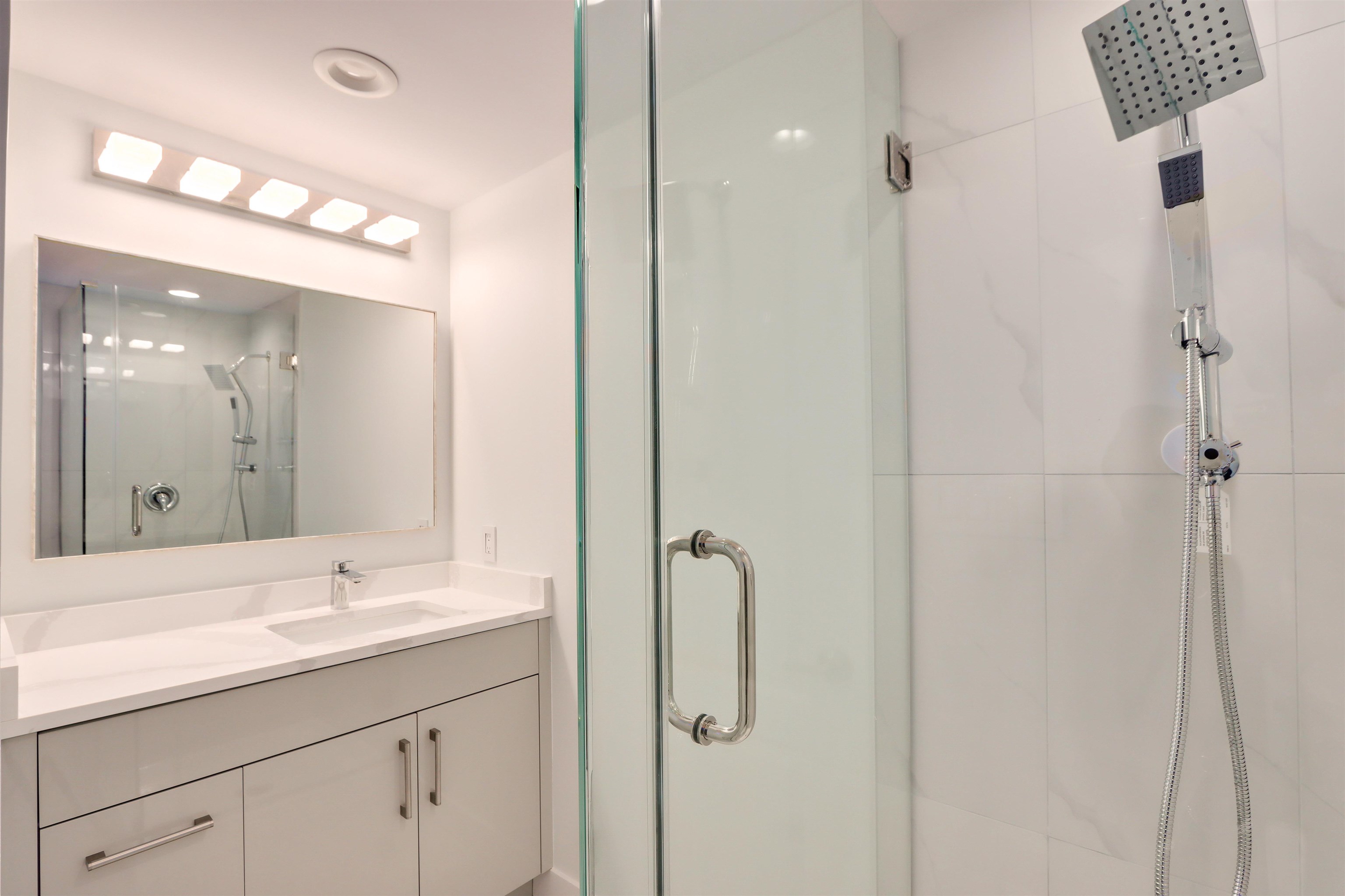 Listing image of 1203 140 E 14TH STREET