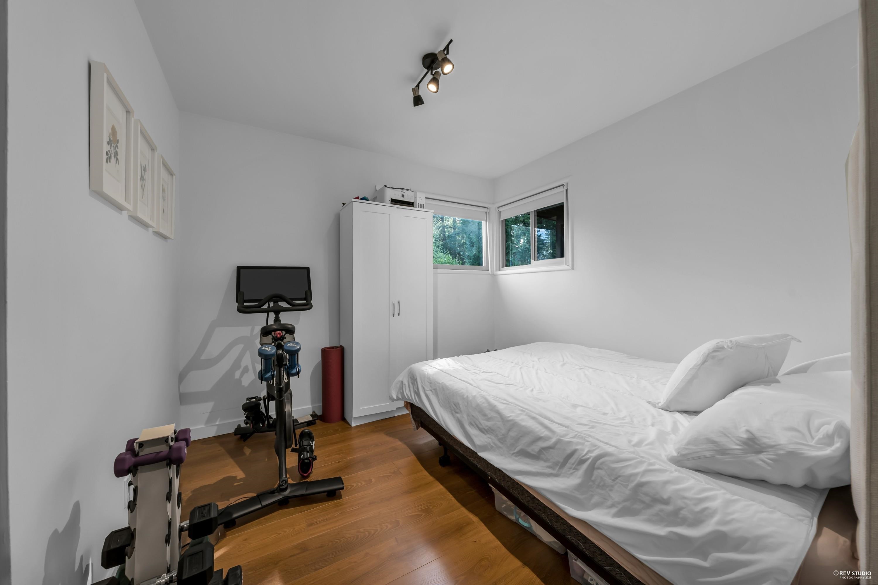Listing image of 441 TEMPE CRESCENT