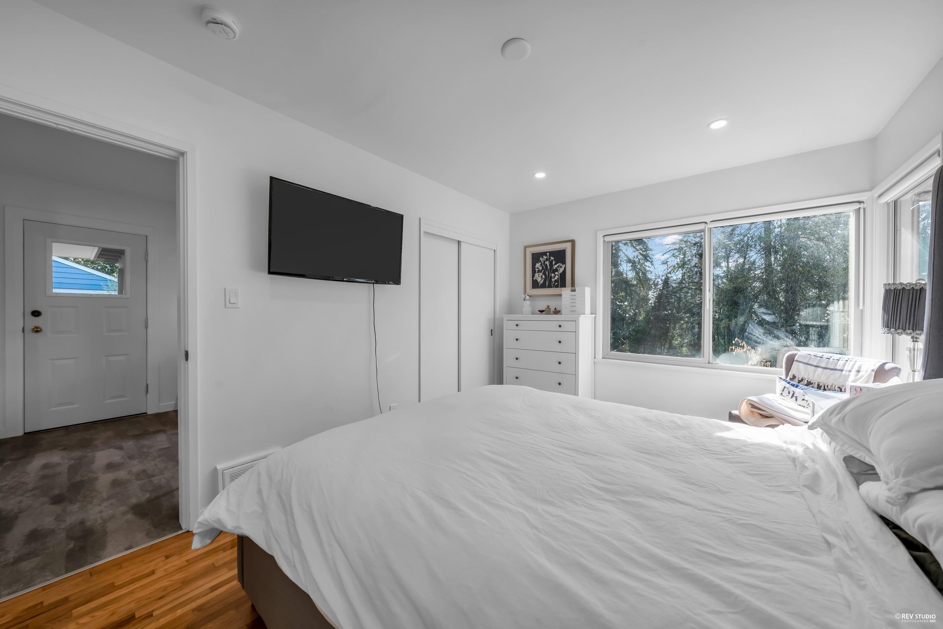 Listing image of 441 TEMPE CRESCENT