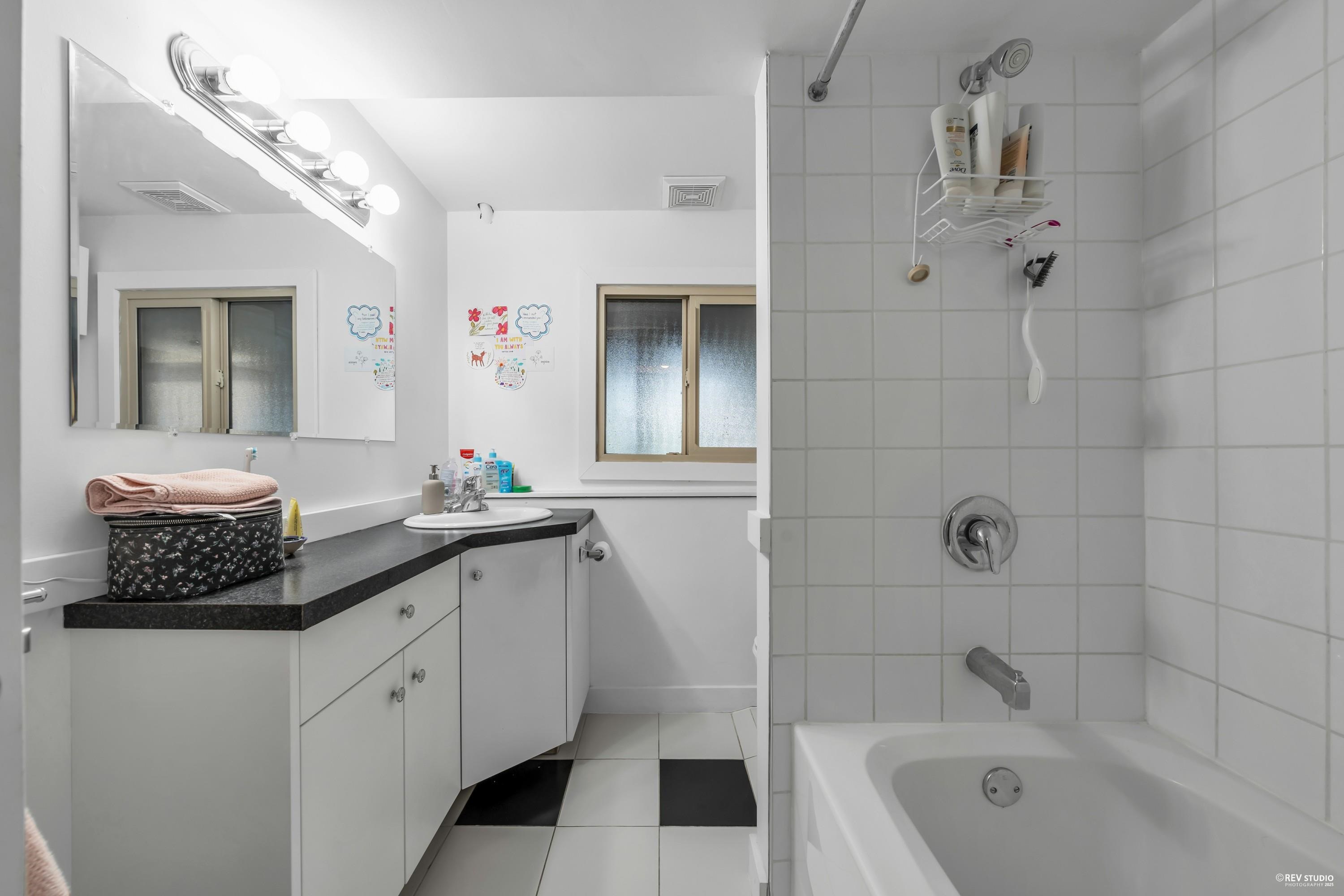 Listing image of 441 TEMPE CRESCENT