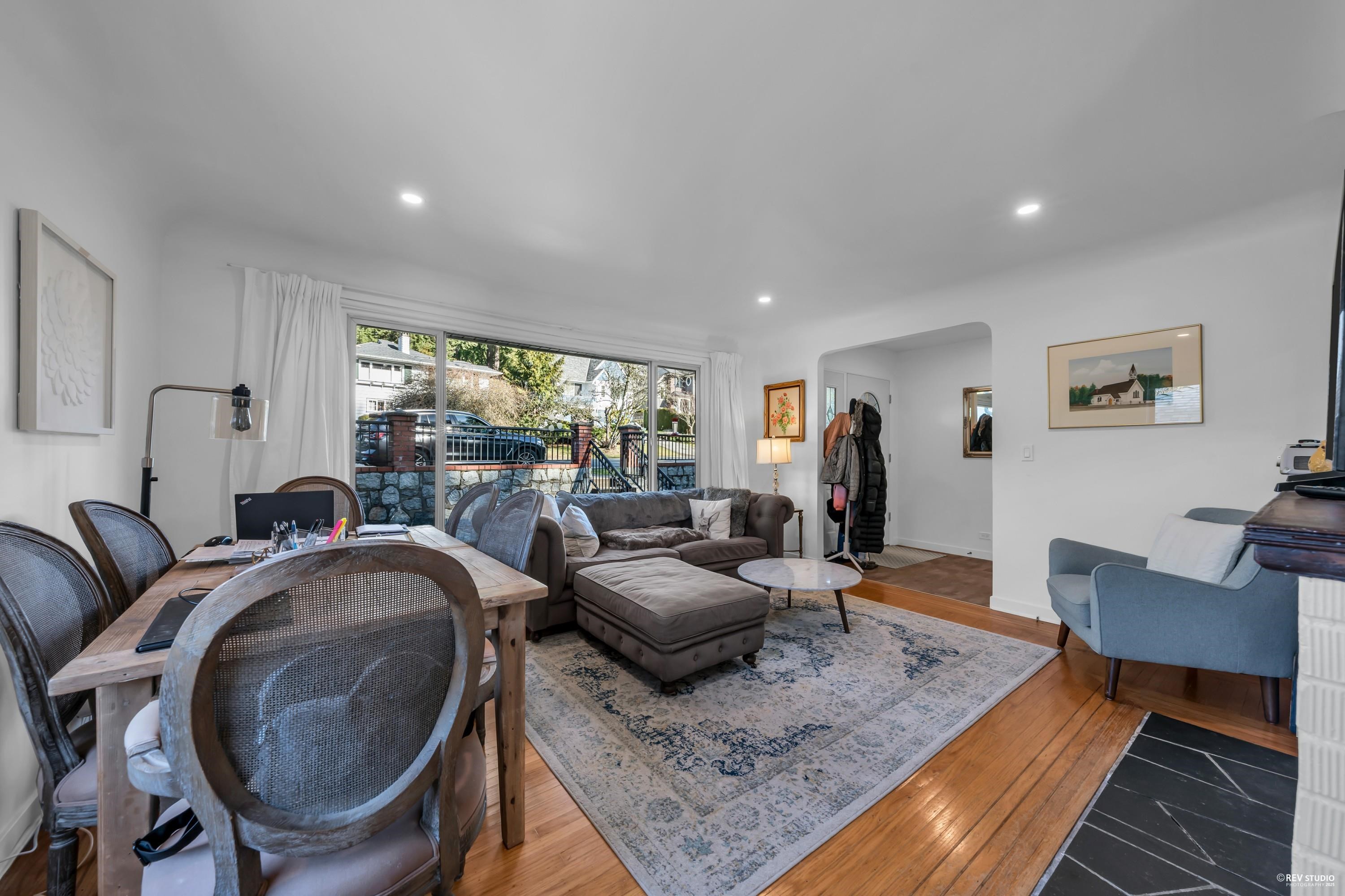 Listing image of 441 TEMPE CRESCENT