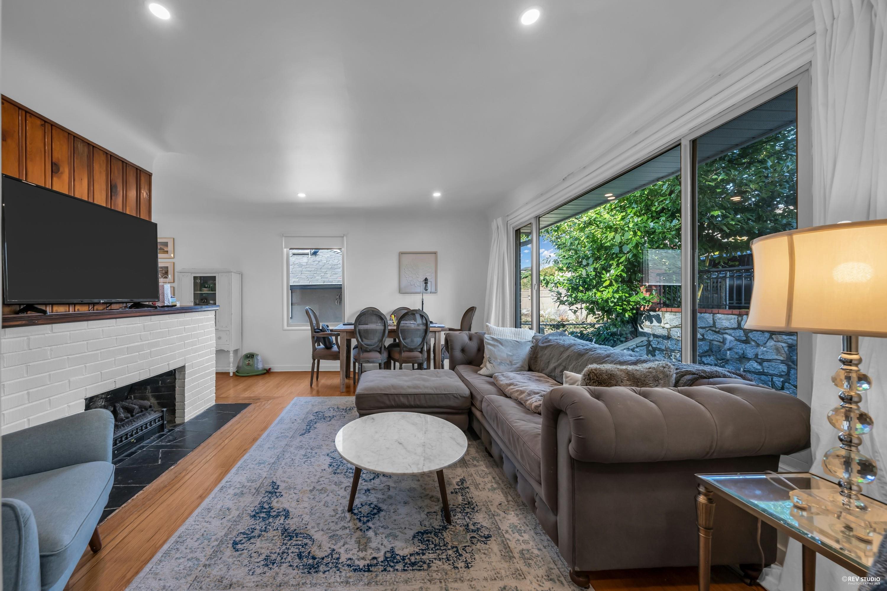 Listing image of 441 TEMPE CRESCENT