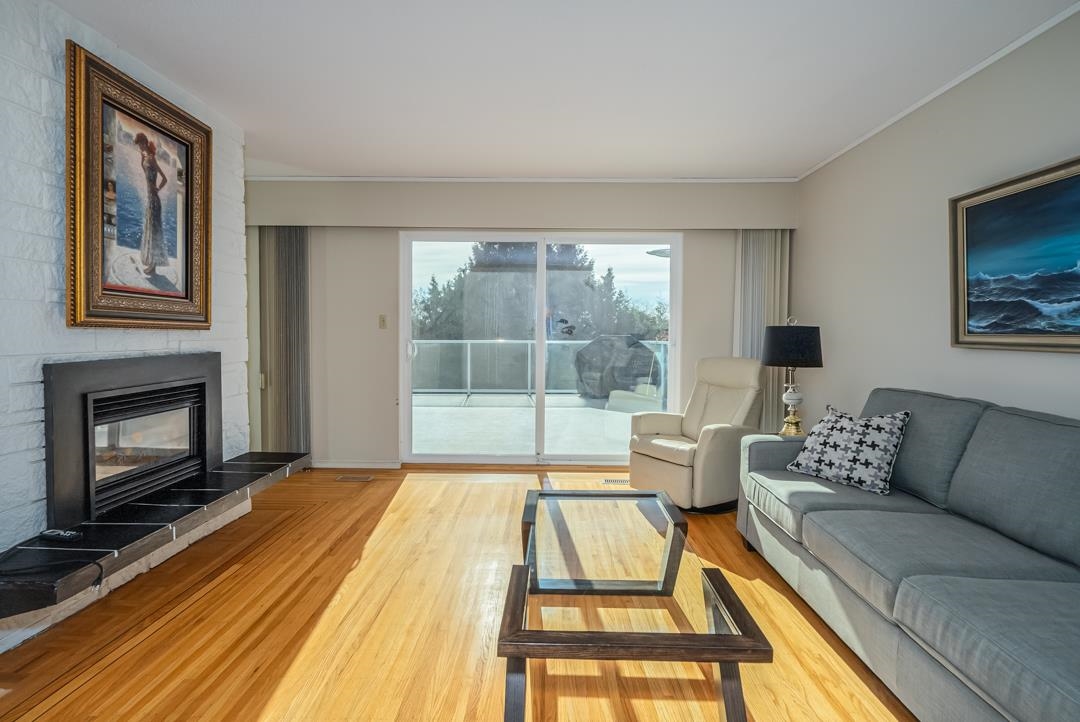 Listing image of 1069 SHAVINGTON STREET