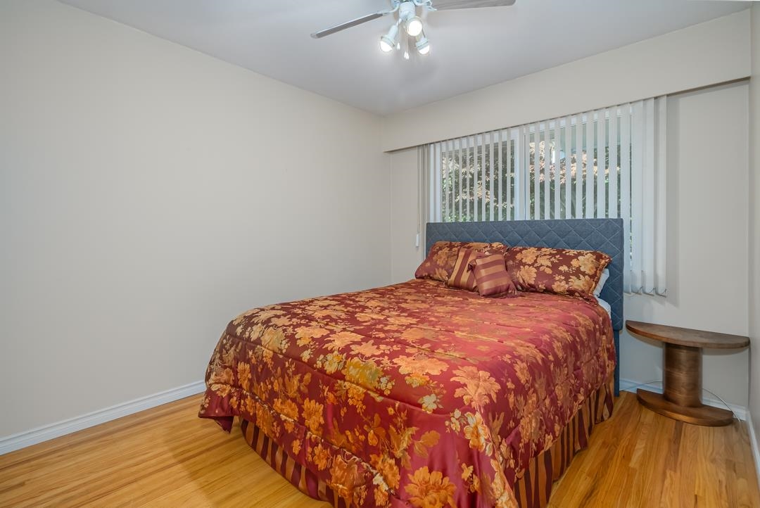 Listing image of 1069 SHAVINGTON STREET