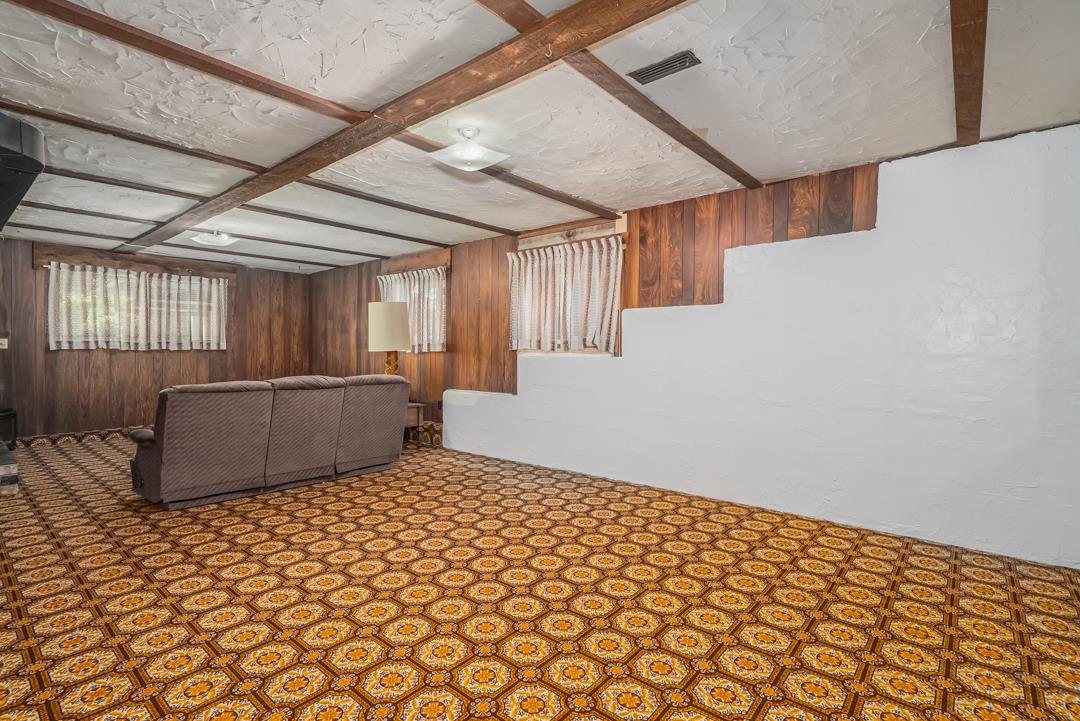 Listing image of 1069 SHAVINGTON STREET