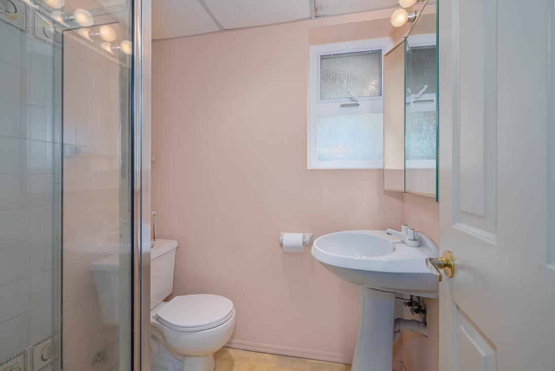 Listing image of 1069 SHAVINGTON STREET