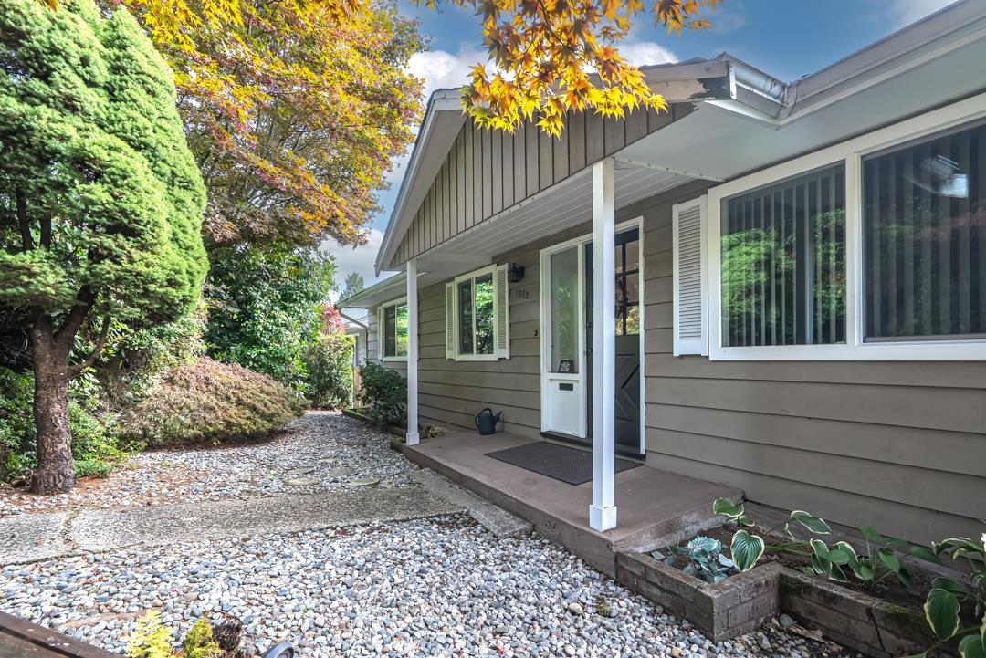 Listing image of 1069 SHAVINGTON STREET