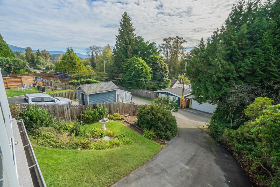 Listing image of 1069 SHAVINGTON STREET