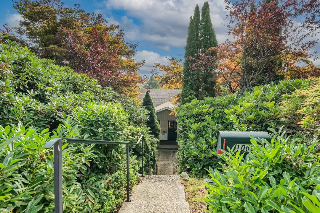 Listing image of 1069 SHAVINGTON STREET