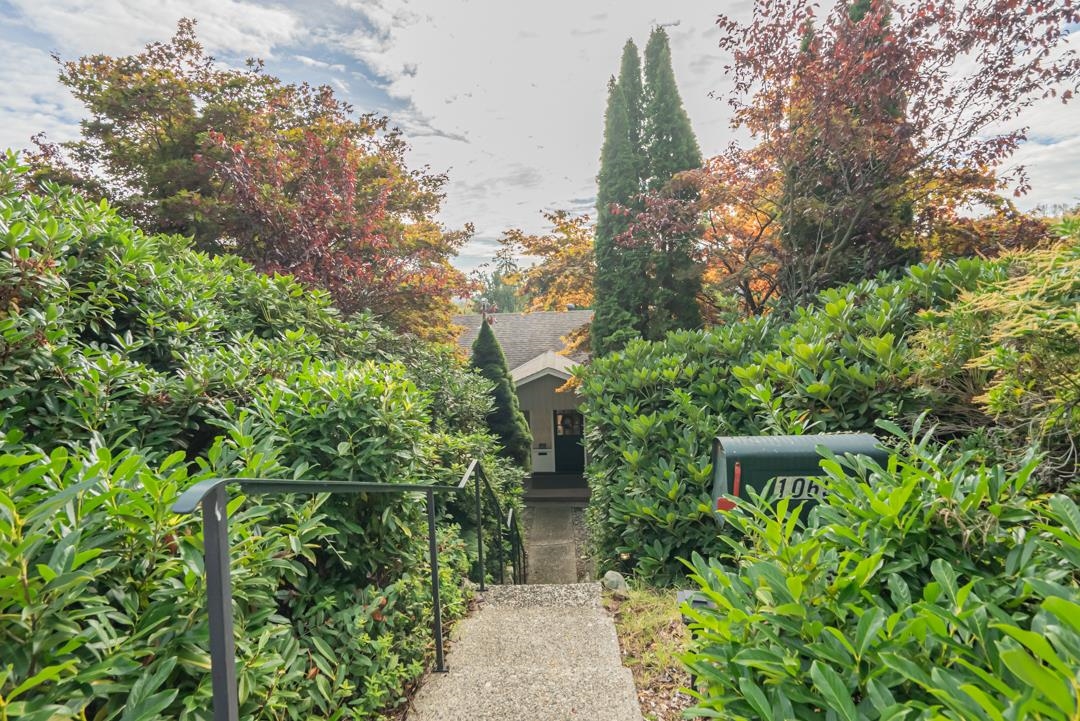 Listing image of 1069 SHAVINGTON STREET