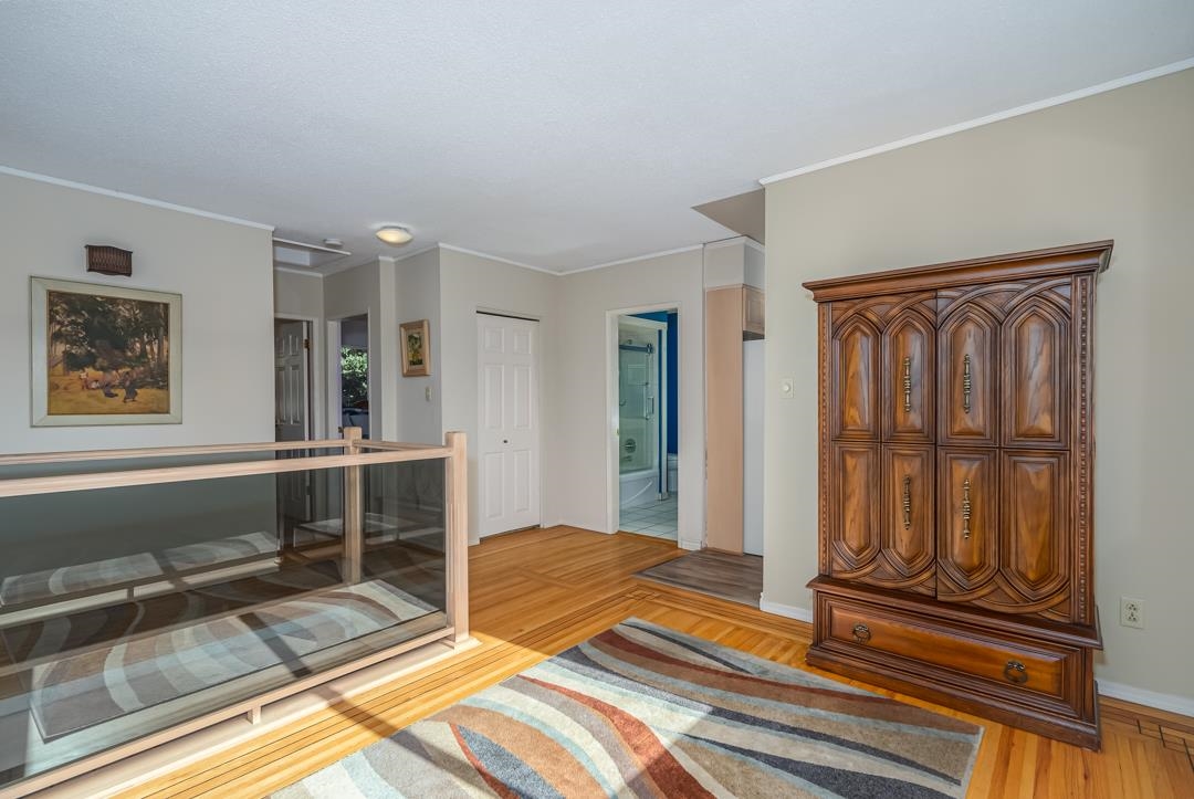 Listing image of 1069 SHAVINGTON STREET