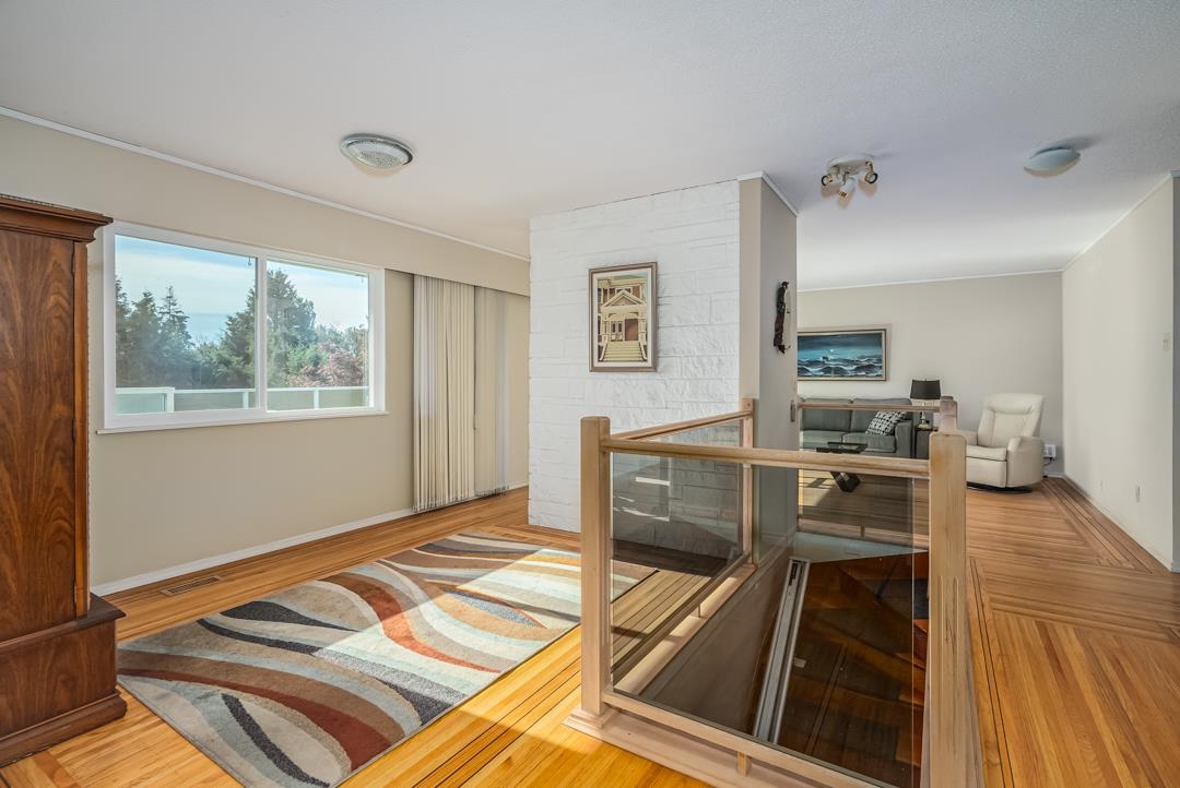 Listing image of 1069 SHAVINGTON STREET