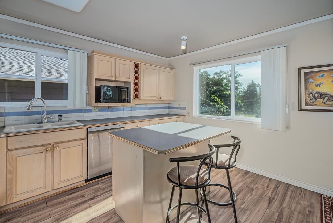 Listing image of 1069 SHAVINGTON STREET