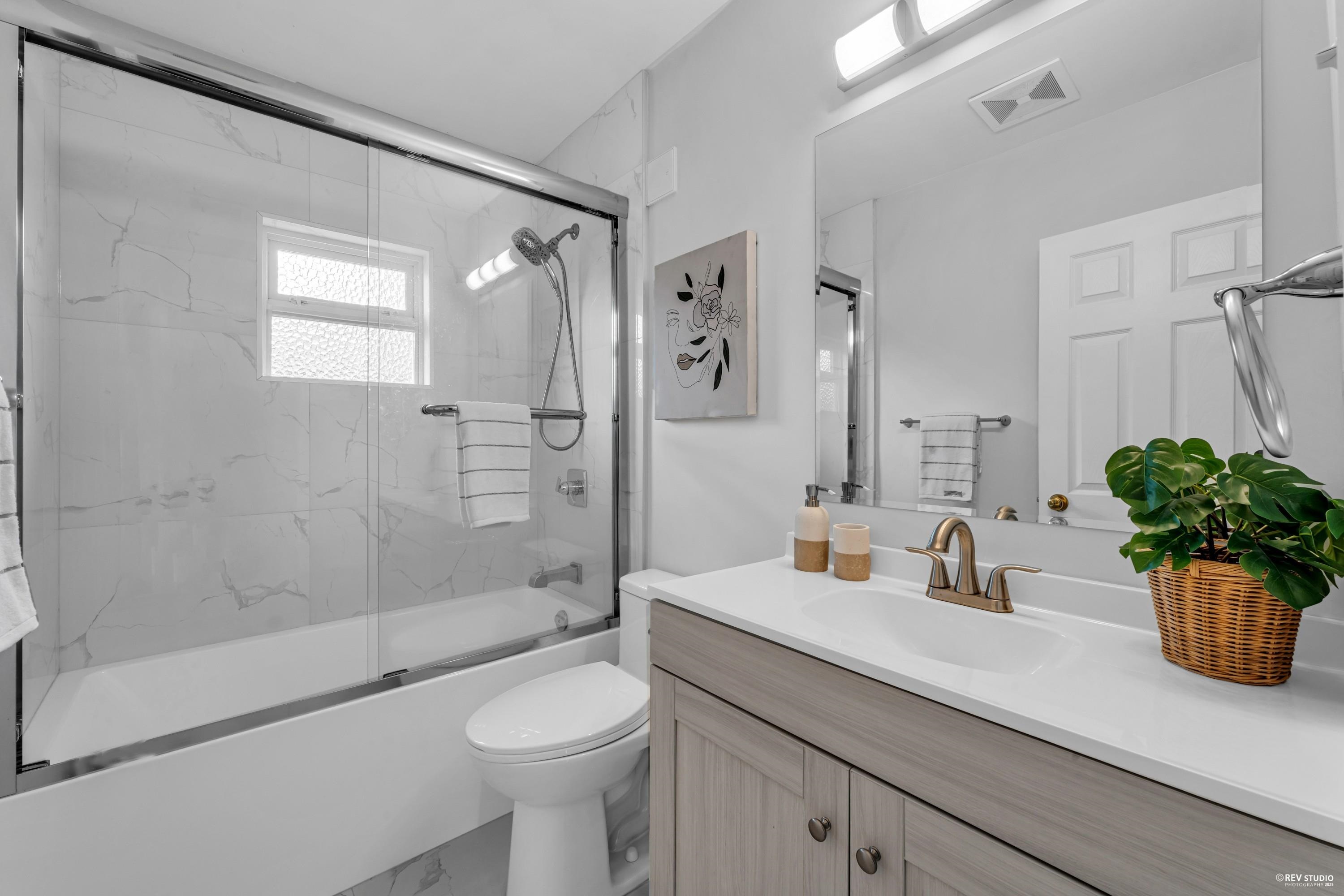 Listing image of 1033 KENNEDY AVENUE