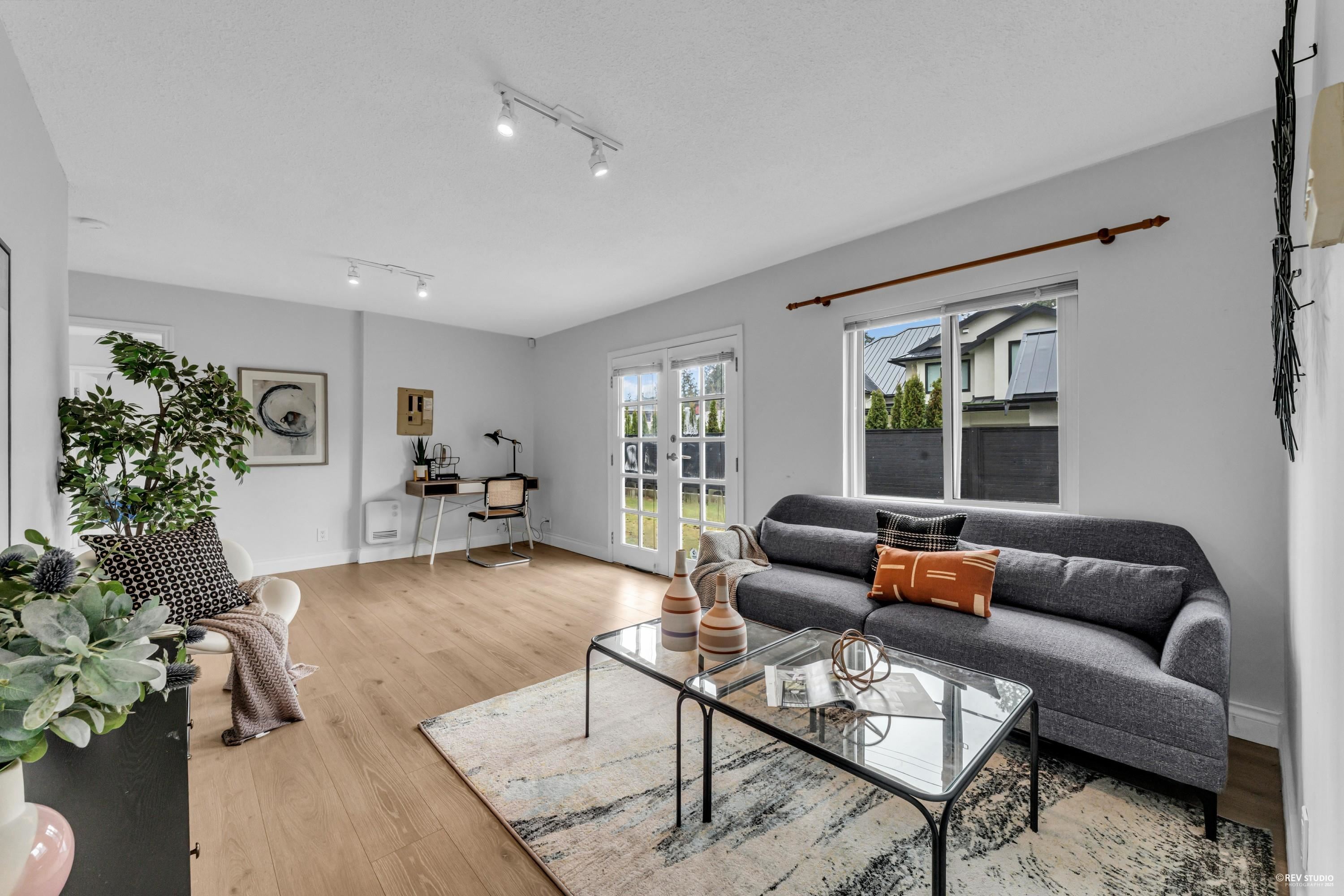 Listing image of 1033 KENNEDY AVENUE