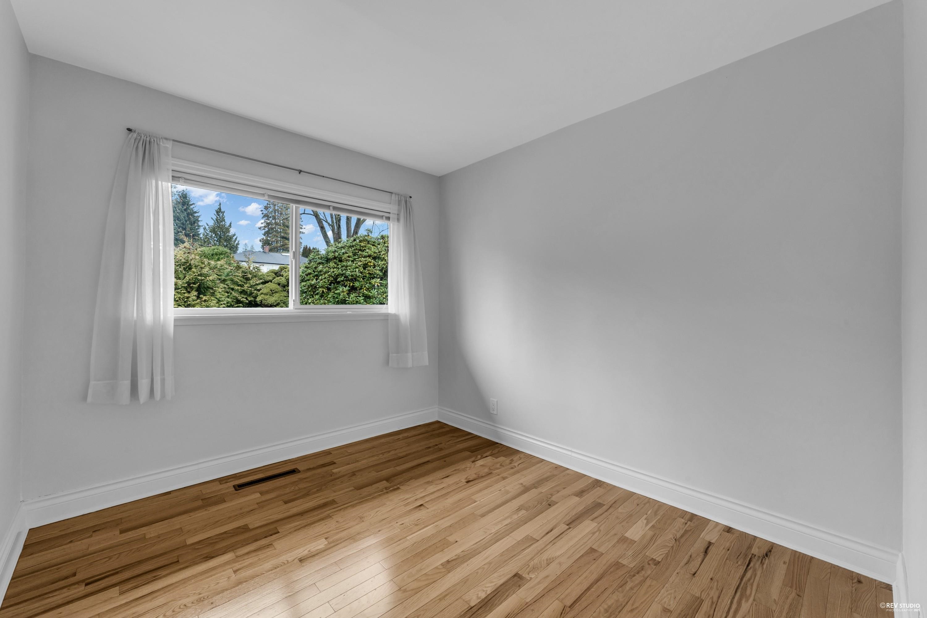 Listing image of 1033 KENNEDY AVENUE