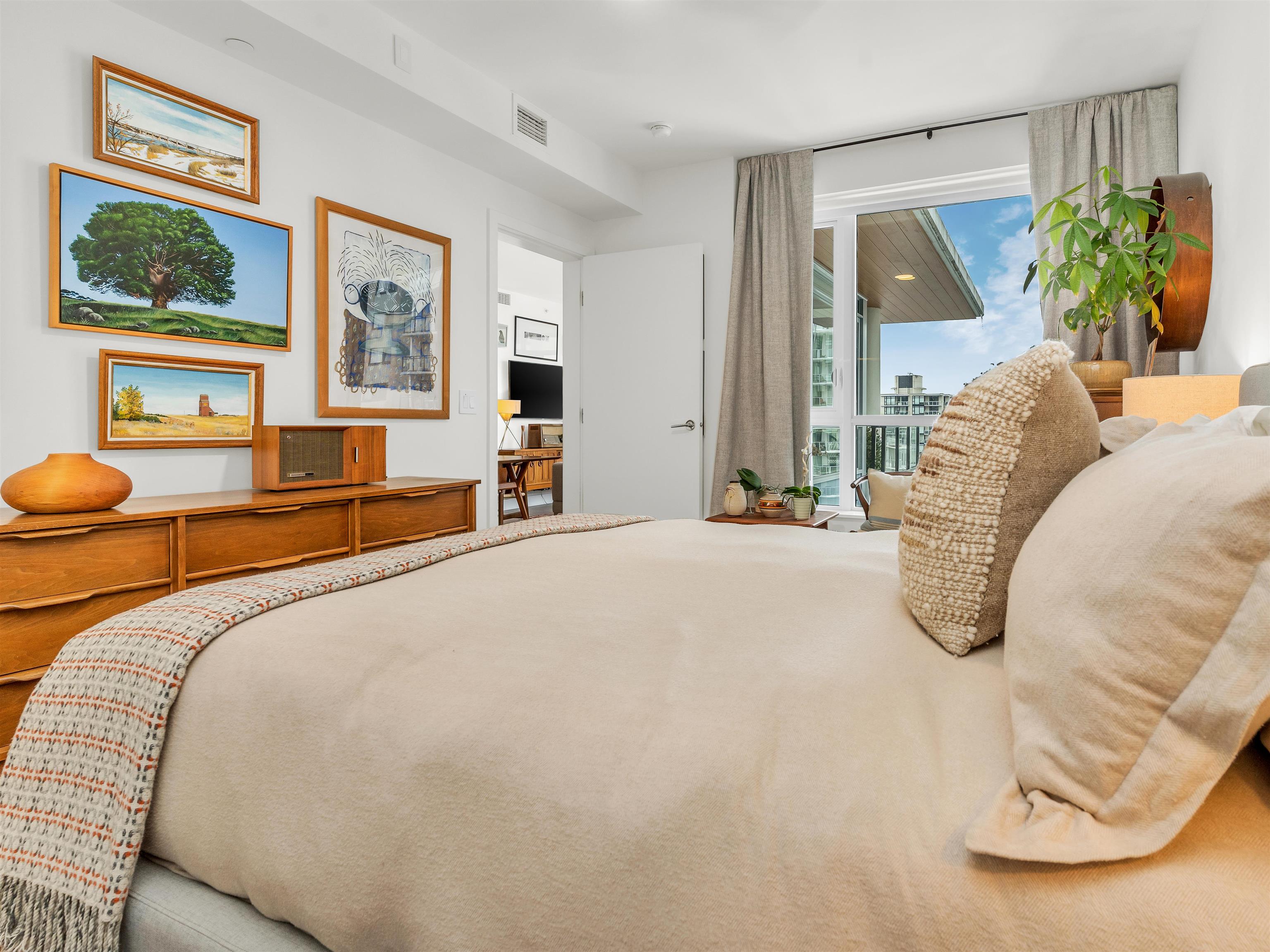 Listing image of 505 177 W 3RD STREET