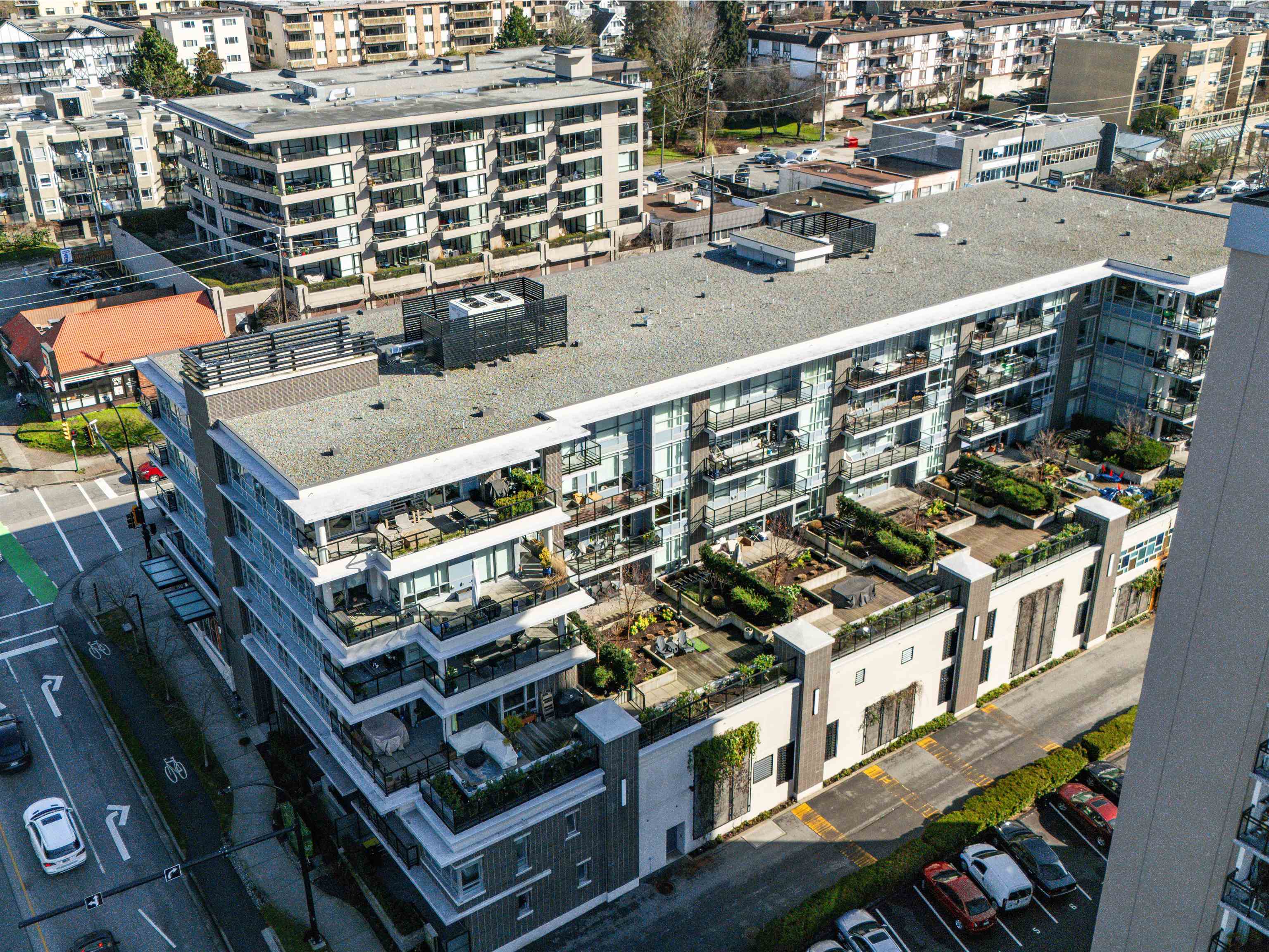 Listing image of 505 177 W 3RD STREET