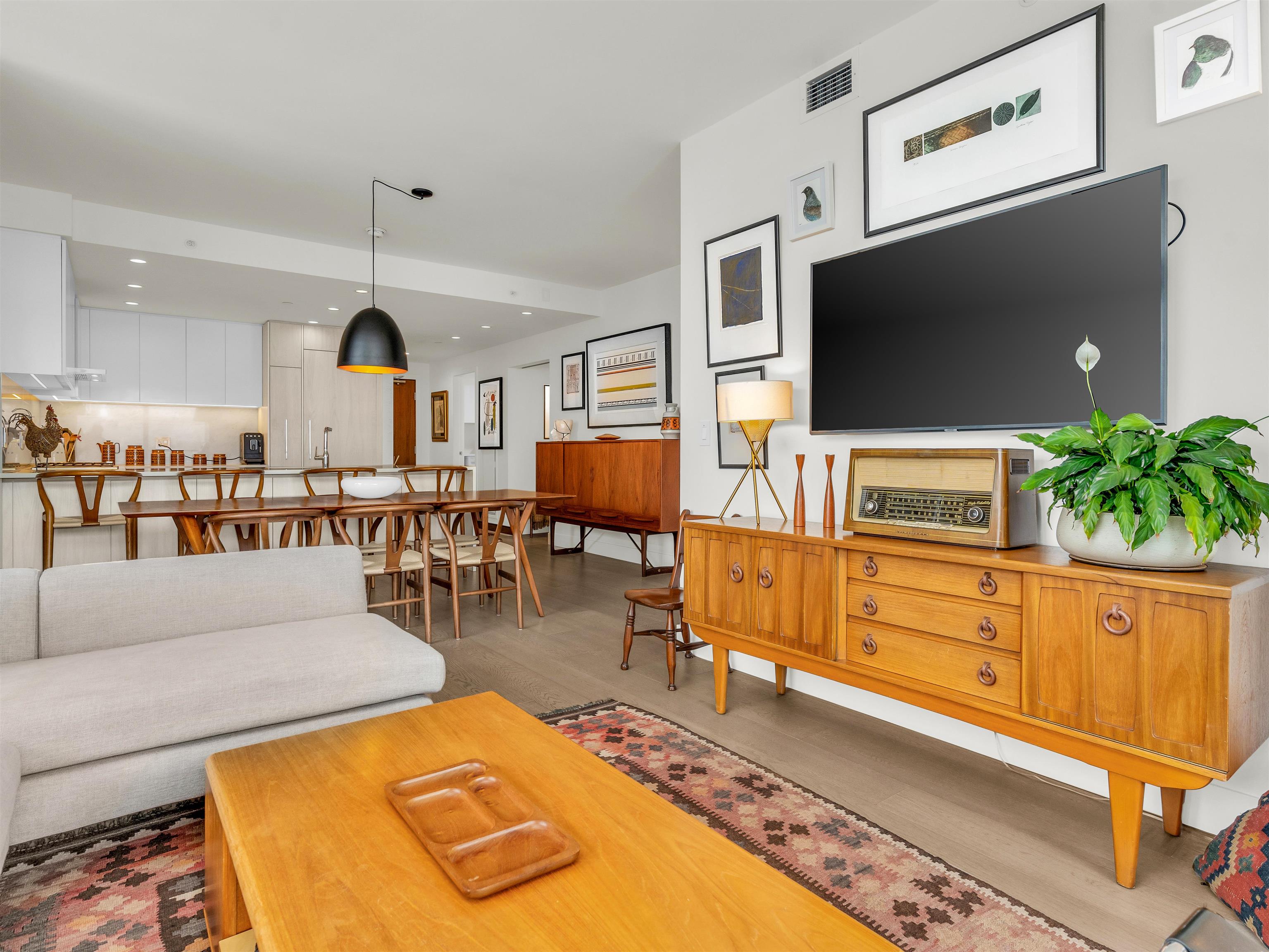 Listing image of 505 177 W 3RD STREET