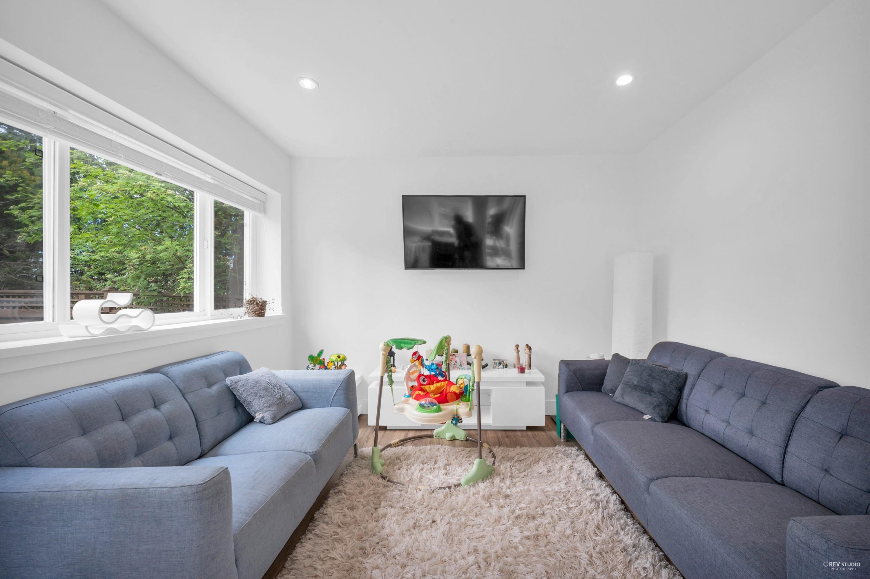 Listing image of 819 PROSPECT AVENUE