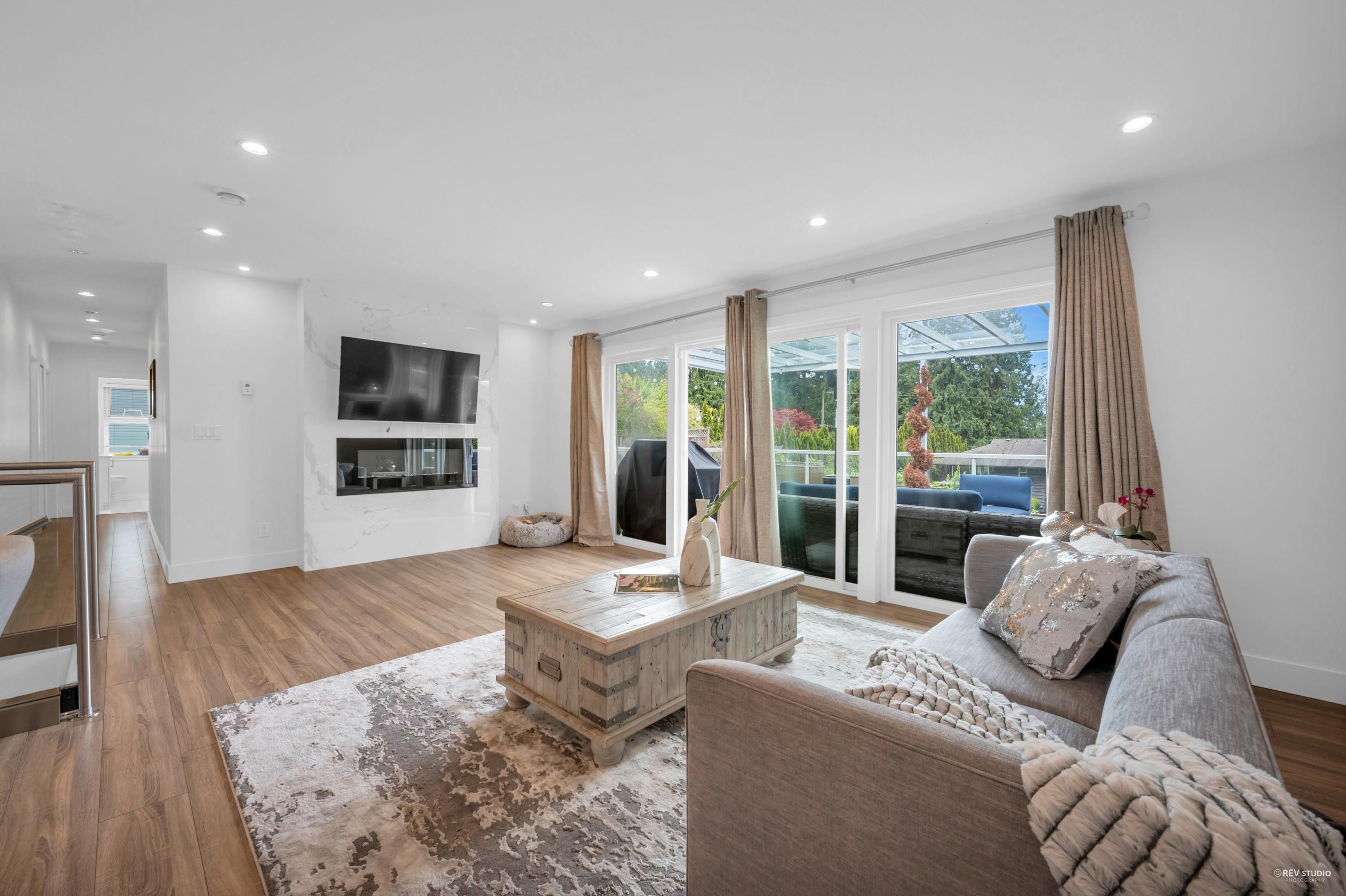 Listing image of 819 PROSPECT AVENUE