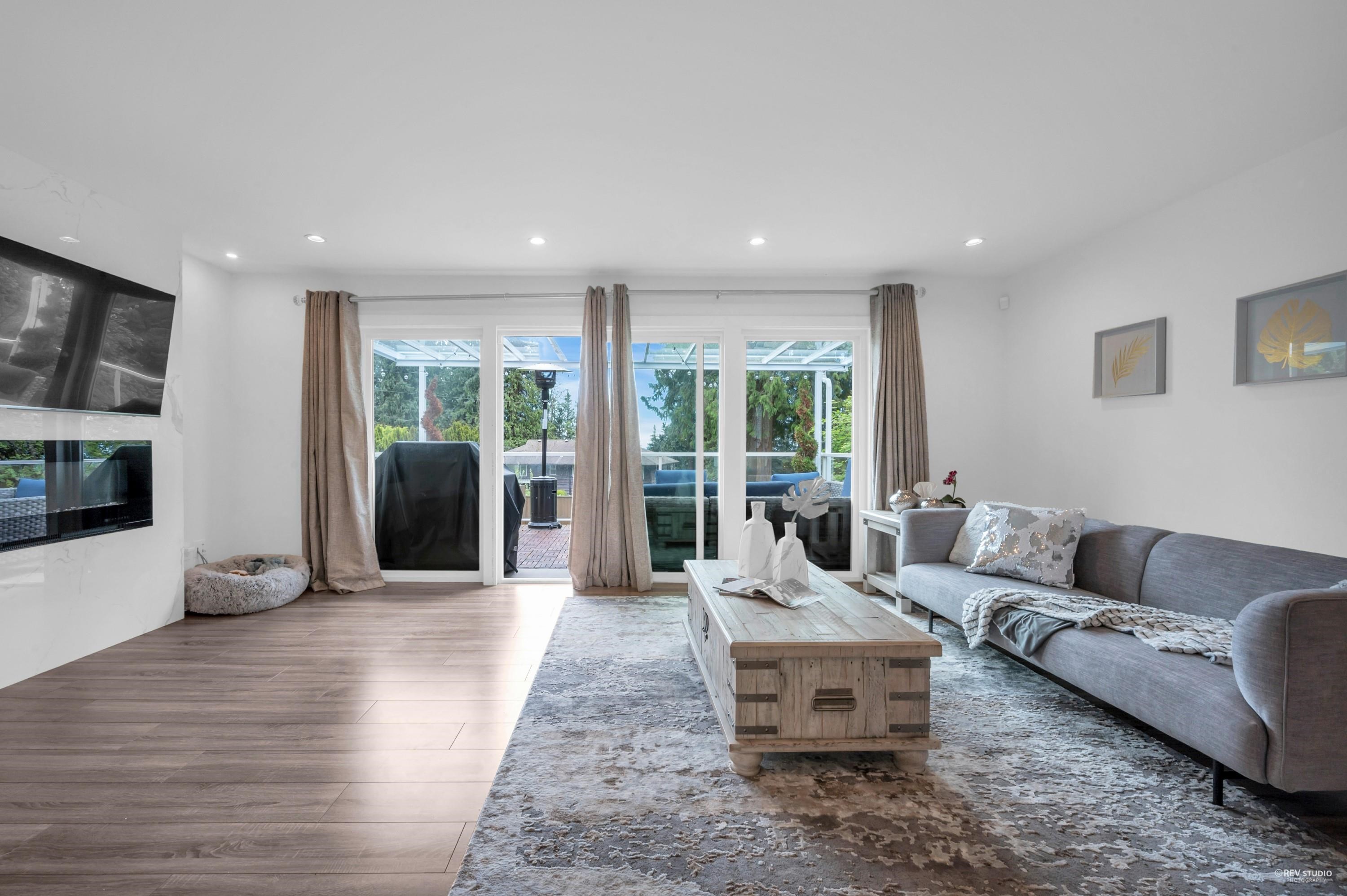 Listing image of 819 PROSPECT AVENUE