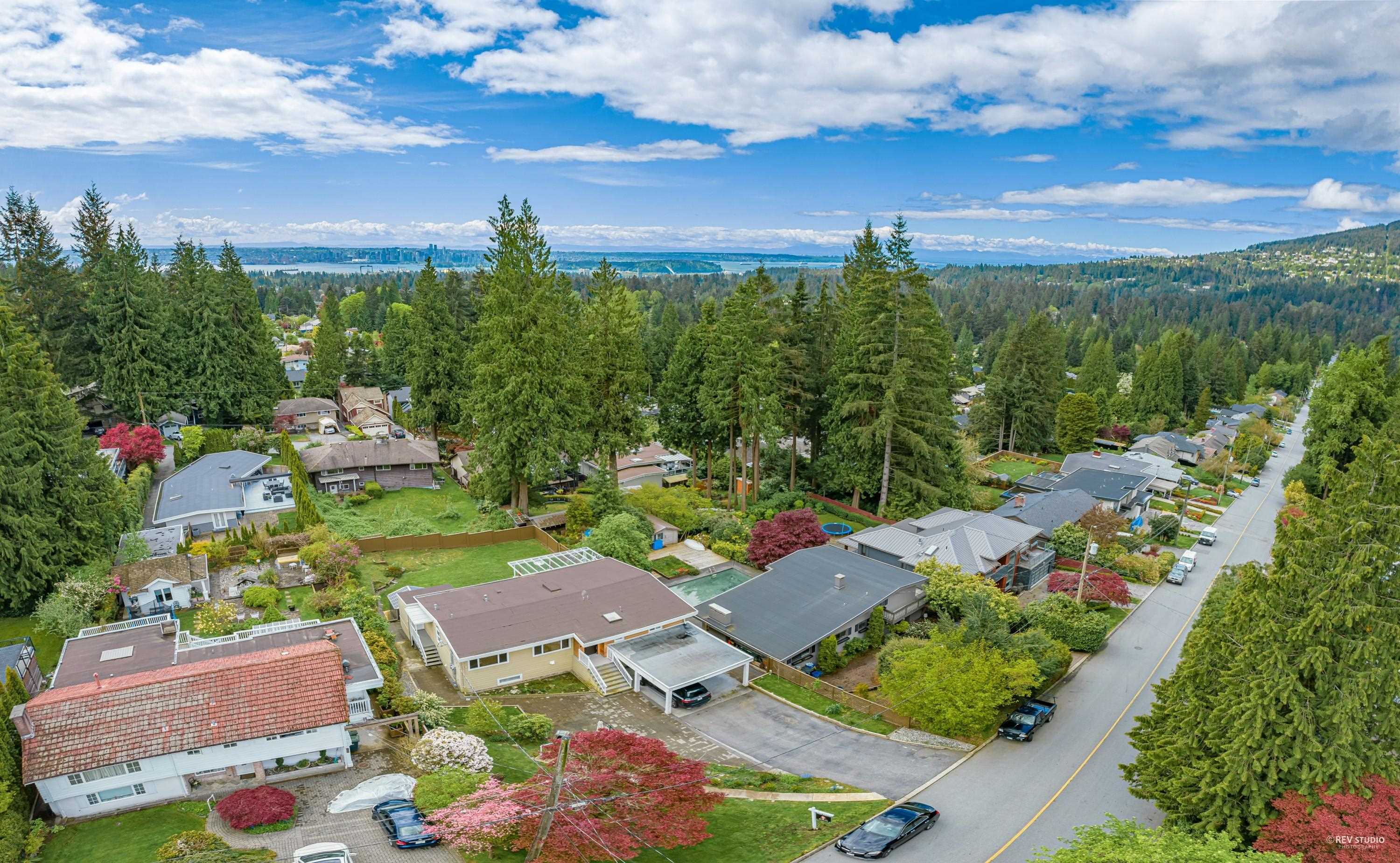 Listing image of 819 PROSPECT AVENUE