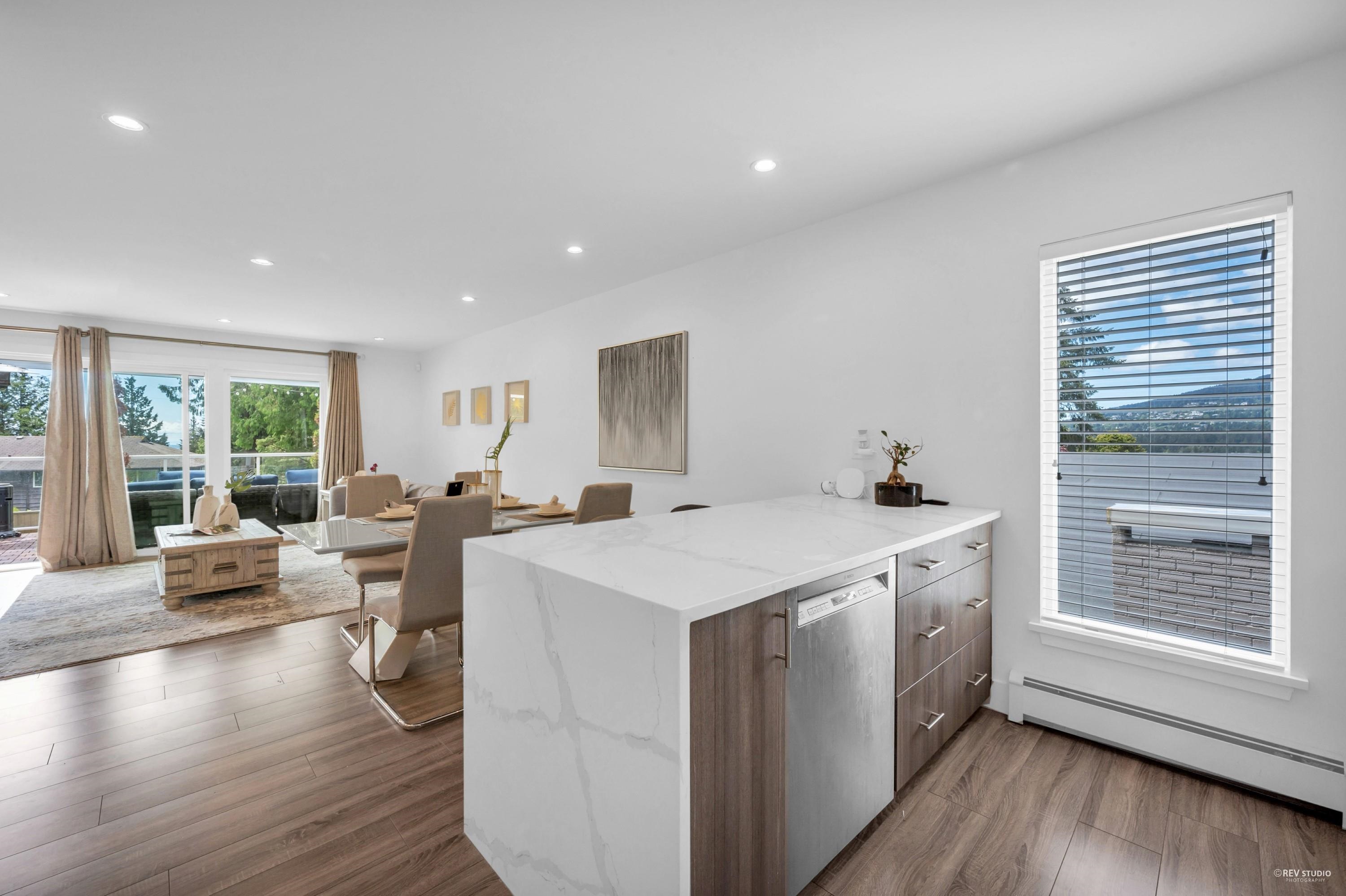 Listing image of 819 PROSPECT AVENUE