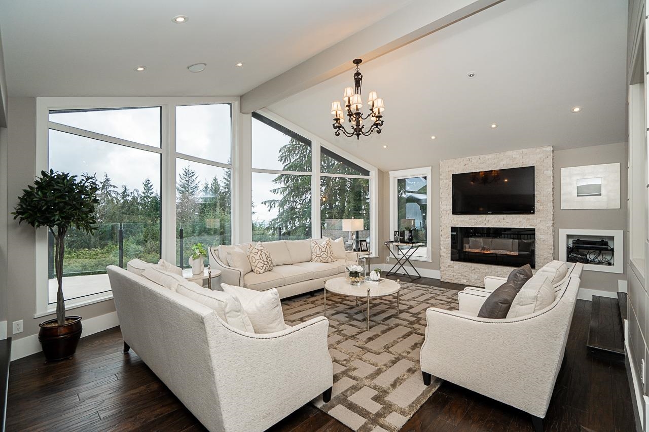Listing image of 1575 CHARTWELL DRIVE