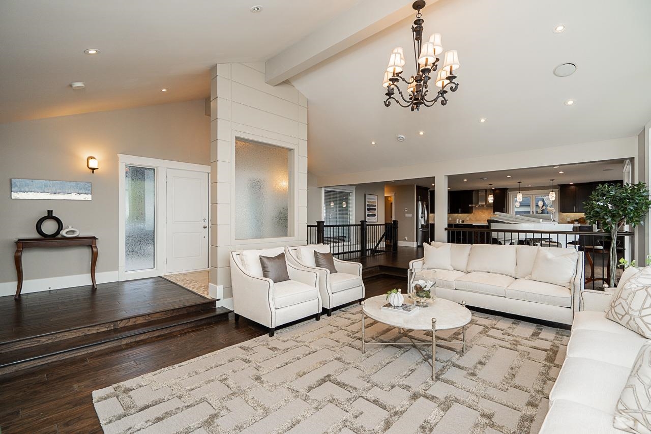 Listing image of 1575 CHARTWELL DRIVE