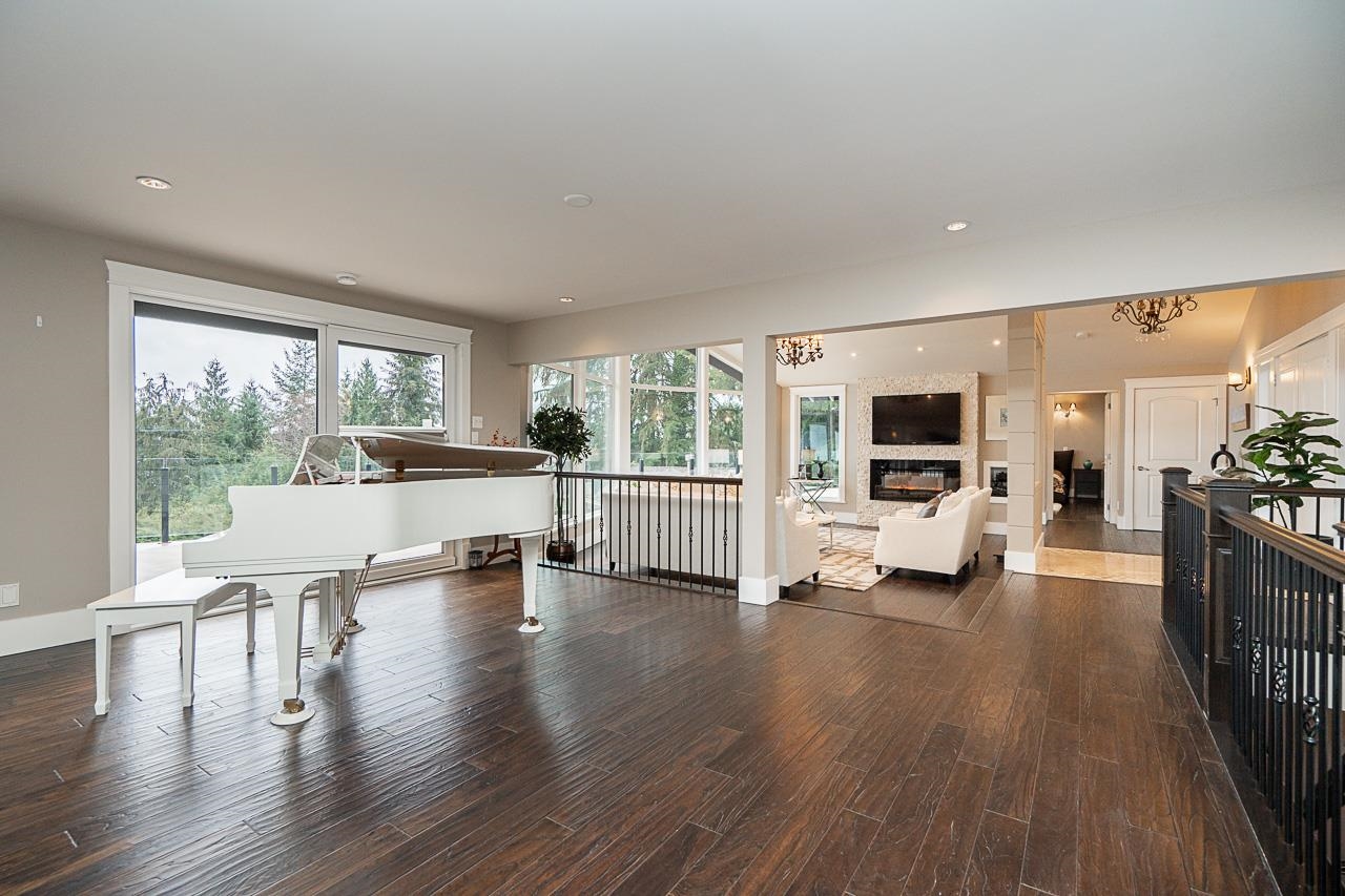 Listing image of 1575 CHARTWELL DRIVE