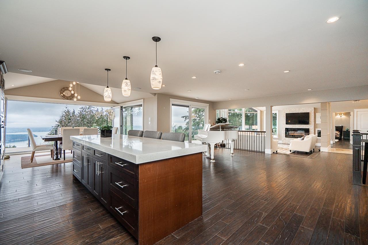 Listing image of 1575 CHARTWELL DRIVE
