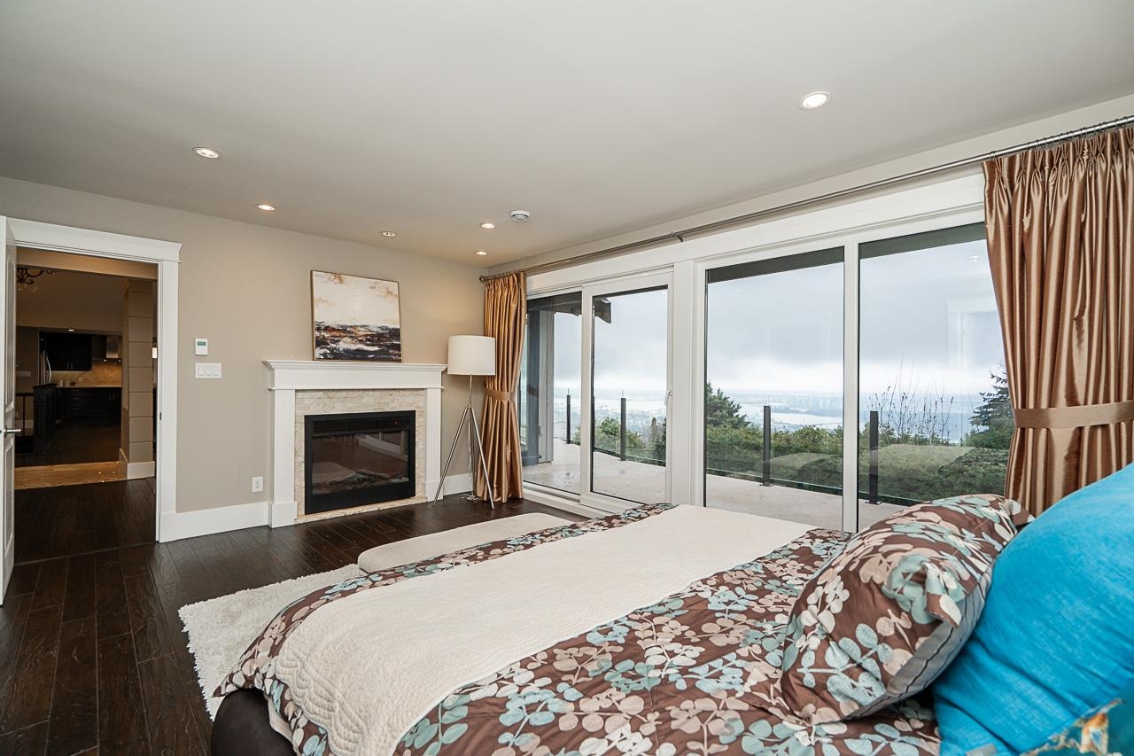 Listing image of 1575 CHARTWELL DRIVE