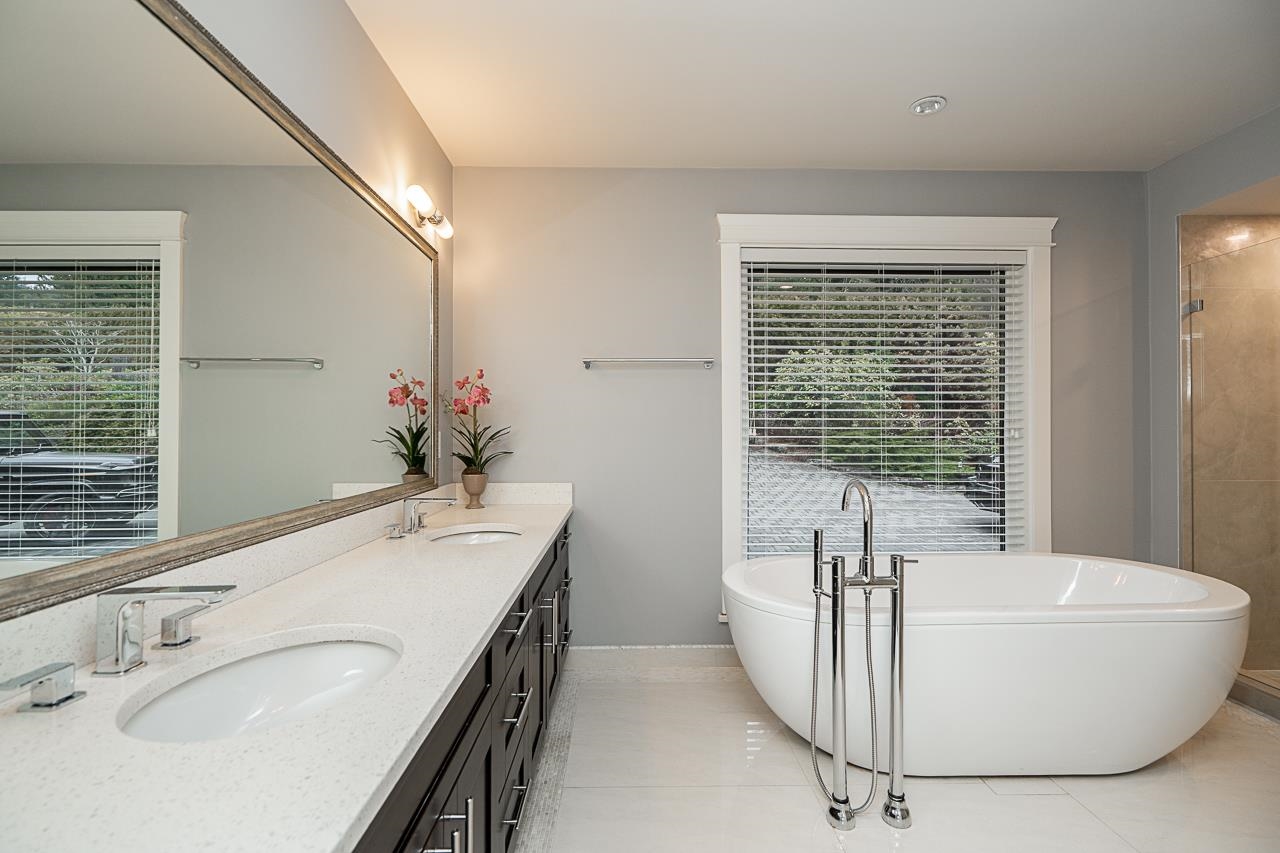 Listing image of 1575 CHARTWELL DRIVE