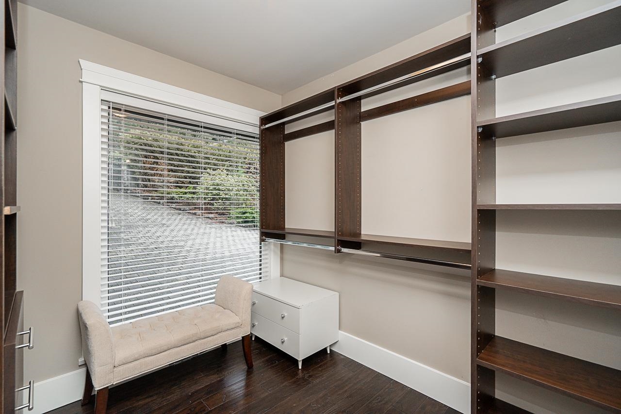 Listing image of 1575 CHARTWELL DRIVE