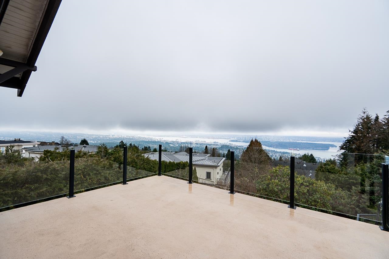 Listing image of 1575 CHARTWELL DRIVE
