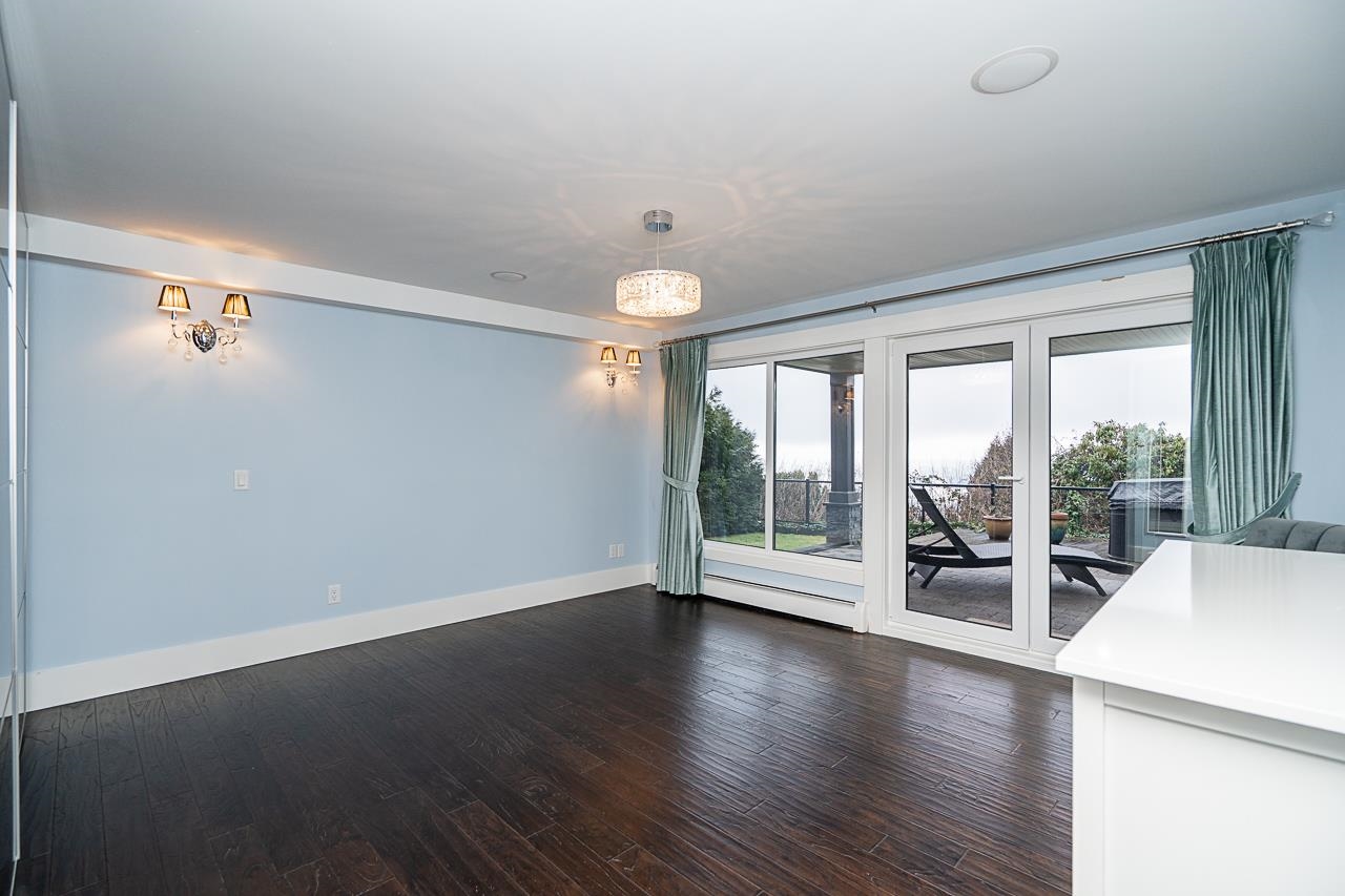 Listing image of 1575 CHARTWELL DRIVE