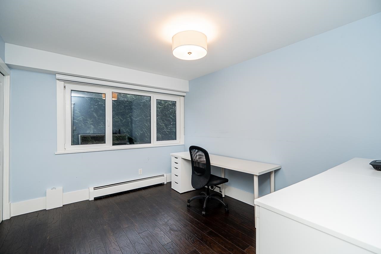 Listing image of 1575 CHARTWELL DRIVE