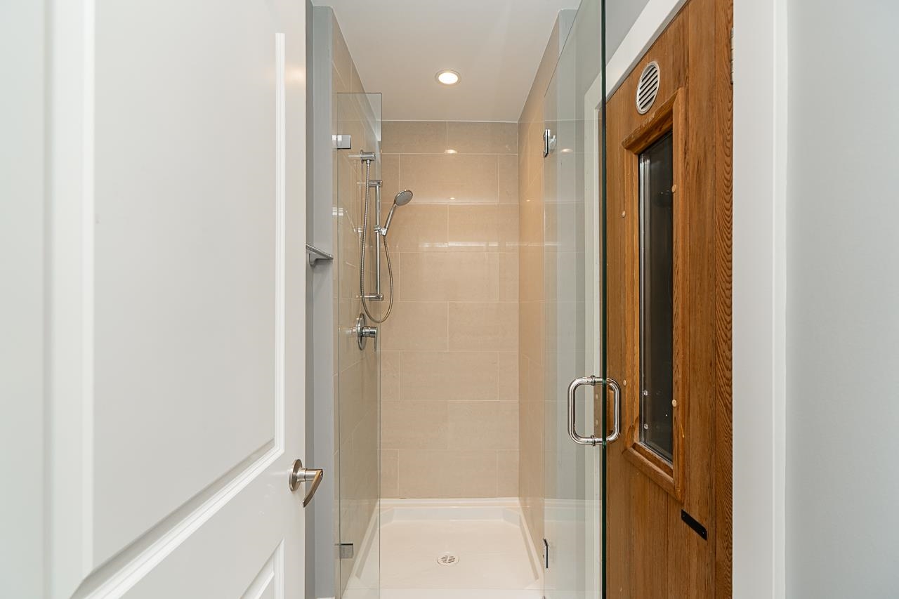 Listing image of 1575 CHARTWELL DRIVE