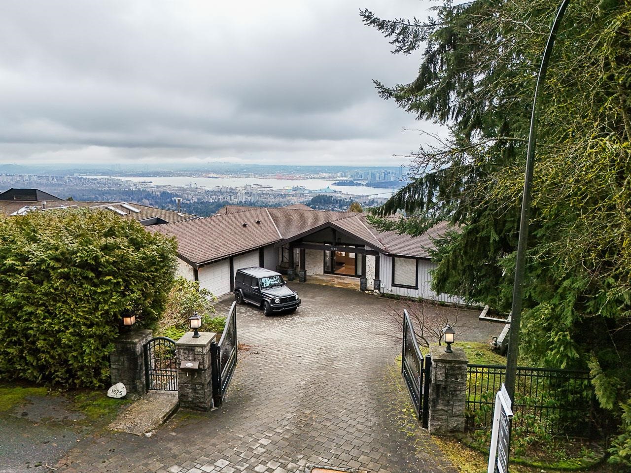 Listing image of 1575 CHARTWELL DRIVE