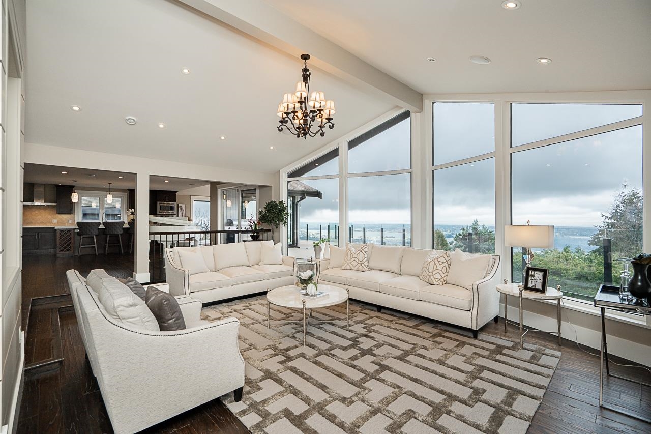 Listing image of 1575 CHARTWELL DRIVE