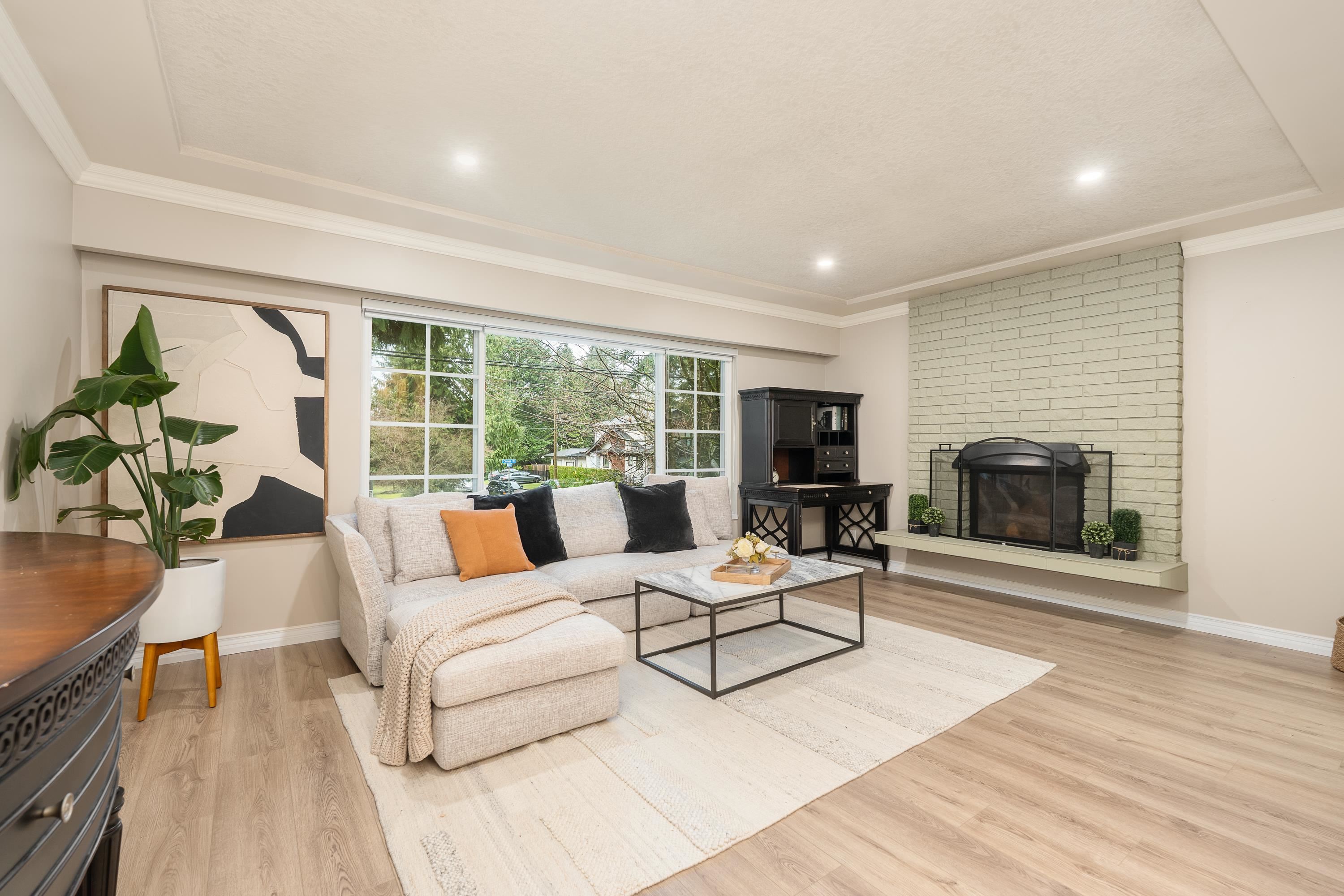 Listing image of 1068 CANYON BOULEVARD